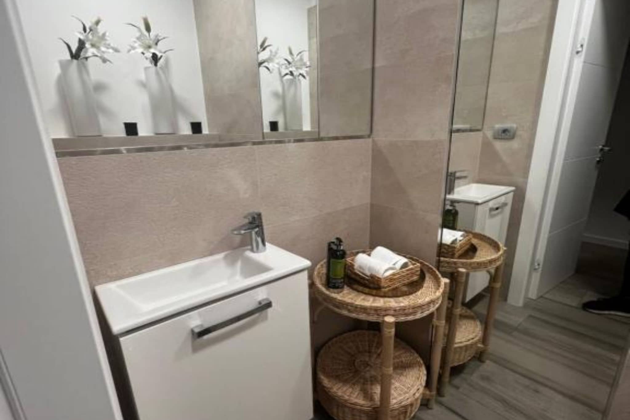 LuxArt City Spa Gallery Residence Krk- Duplex Apartment-Salle de bain