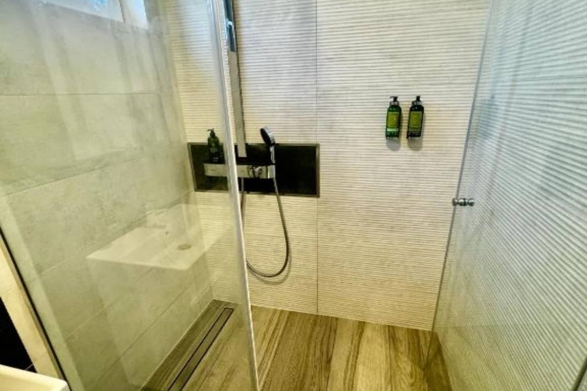 LuxArt City Spa Gallery Residence Krk- Duplex Apartment-Salle de bain