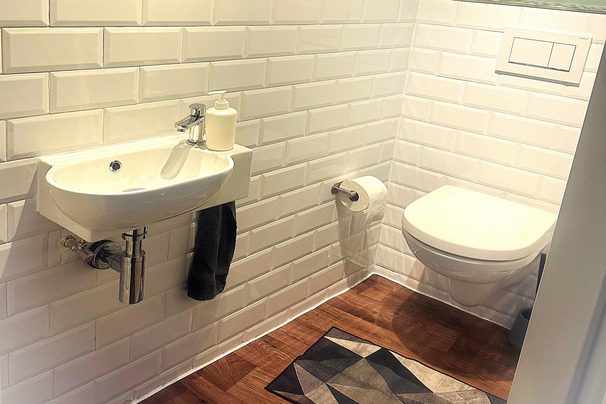 F000 Apartment mit Doppelbett-Badkamer