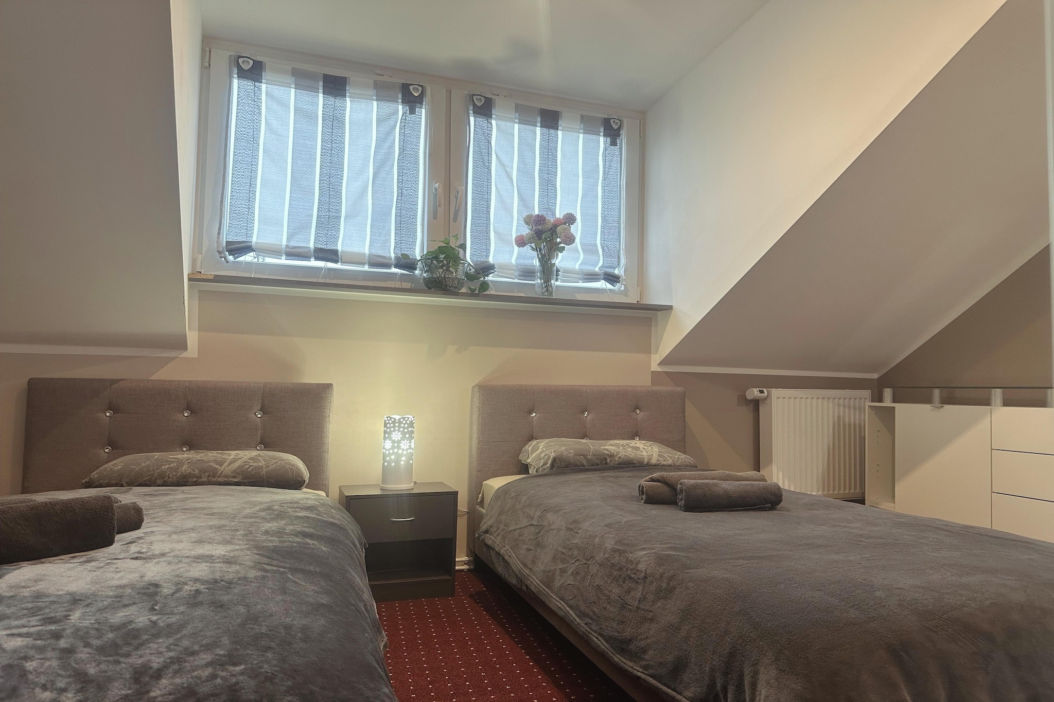 F002 Apartment mit Schlafzimmer DG-Bedroom