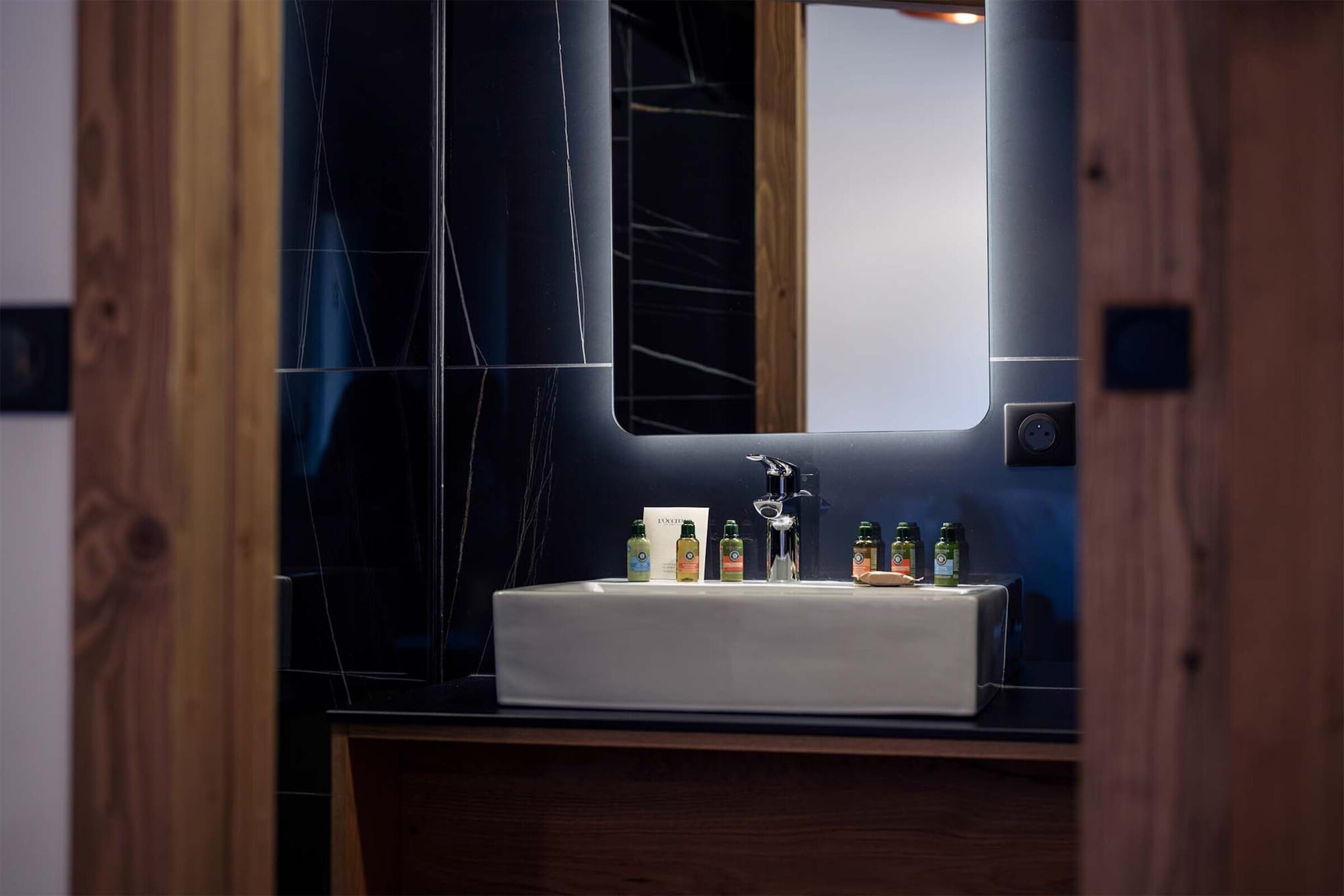 Apartment No 6 7-room duplex-Badkamer