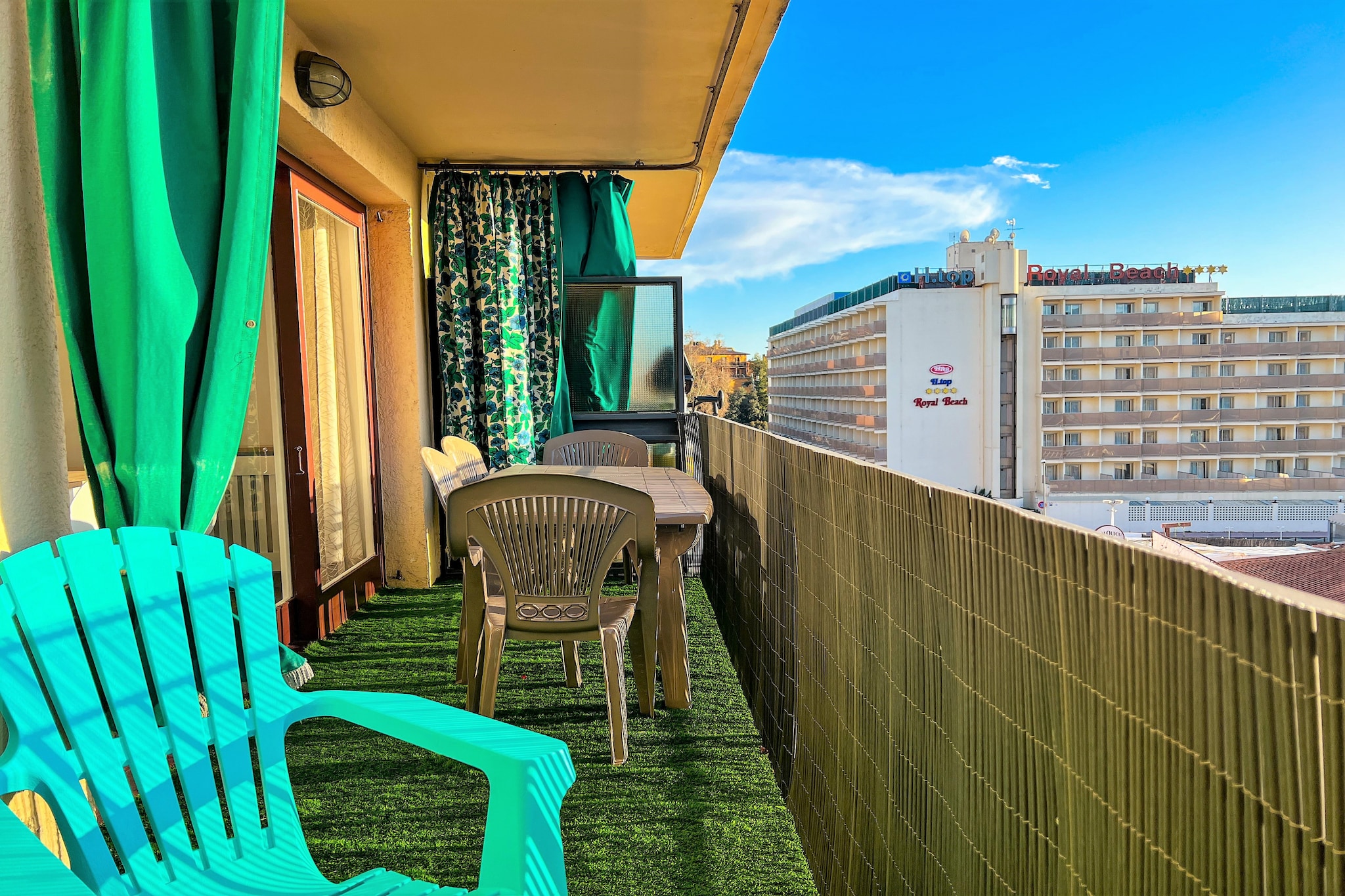 Vivalidays Kaylo - Fenals - LLoret de Mar-Terrassenbalkon