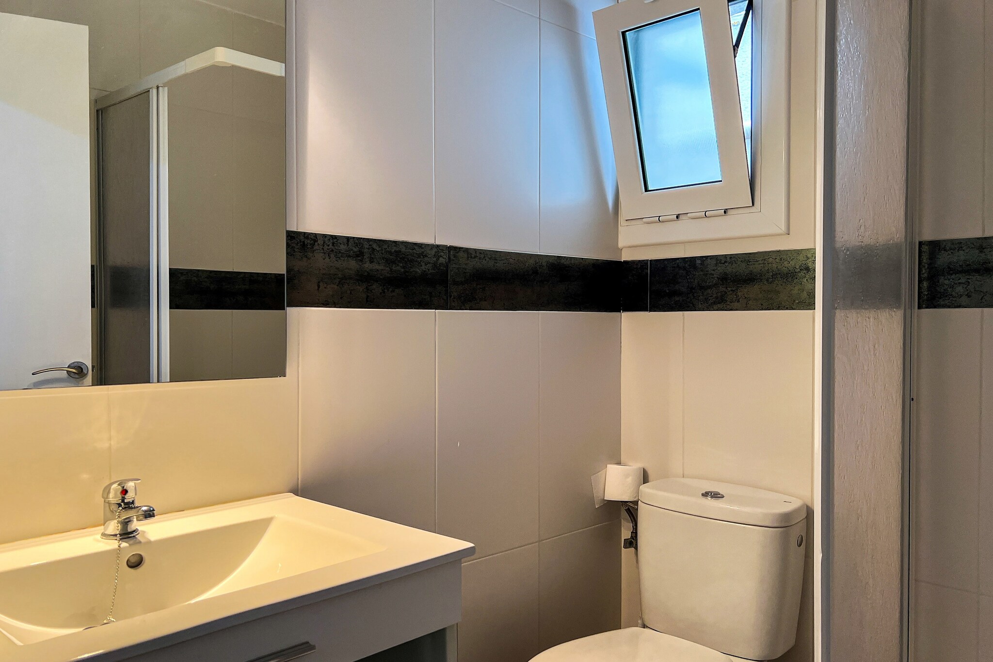 Vivalidays Kaylo - Fenals - LLoret de Mar-Badezimmer