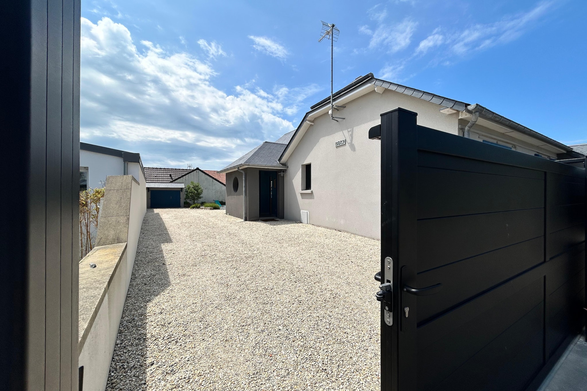 Maison plain-pied Saint-Martin de Bréhal-Exterior summer