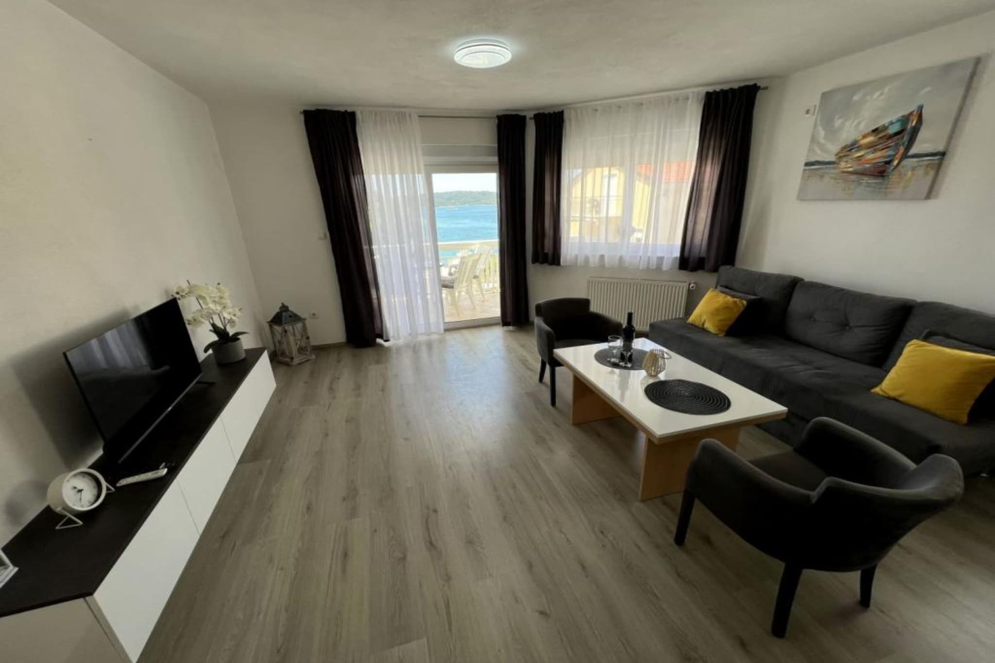Villa Tomi - Standard One Bedroom Apartment (8)-Wohnzimmer