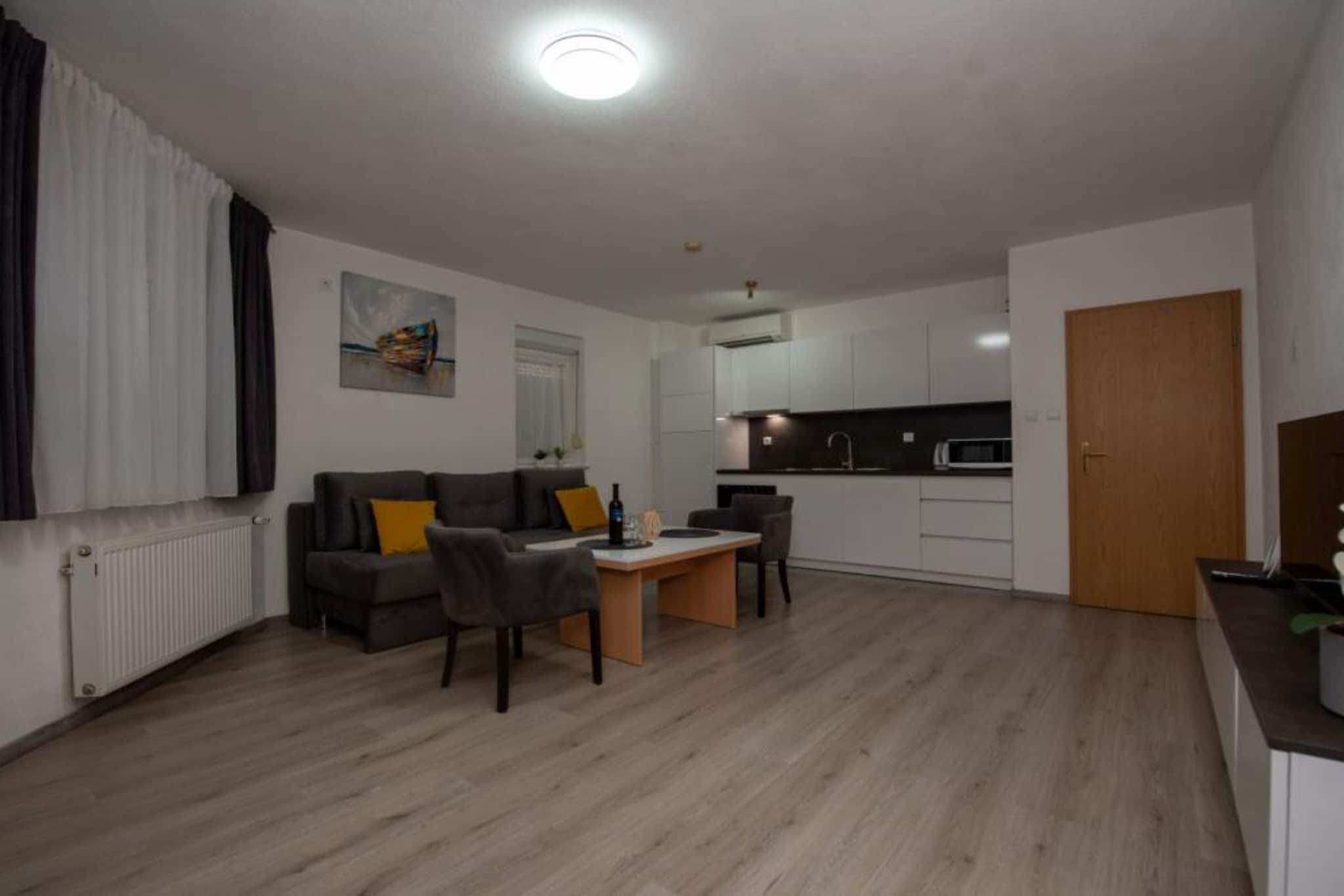 Villa Tomi - Standard One Bedroom Apartment (8)-Wohnzimmer