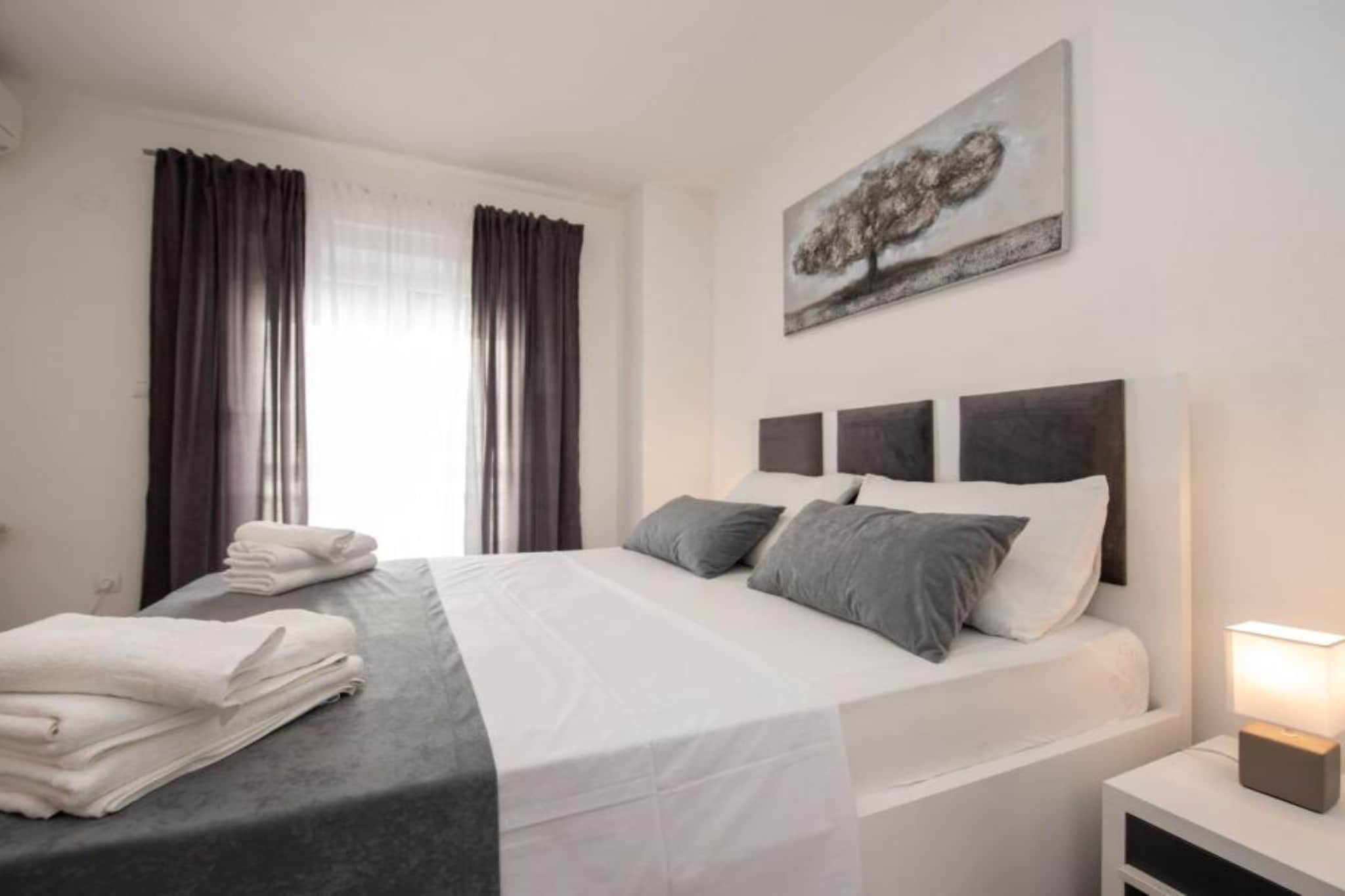 Villa Tomi - Standard One Bedroom Apartment (8)-Schlafzimmer