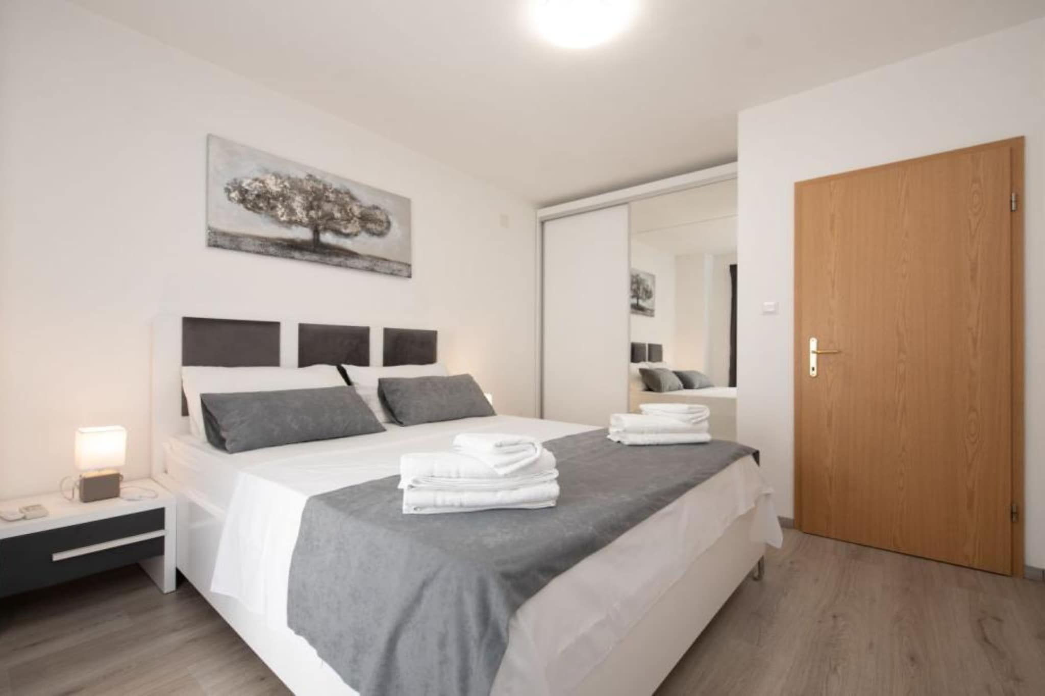 Villa Tomi - Standard One Bedroom Apartment (8)-Schlafzimmer