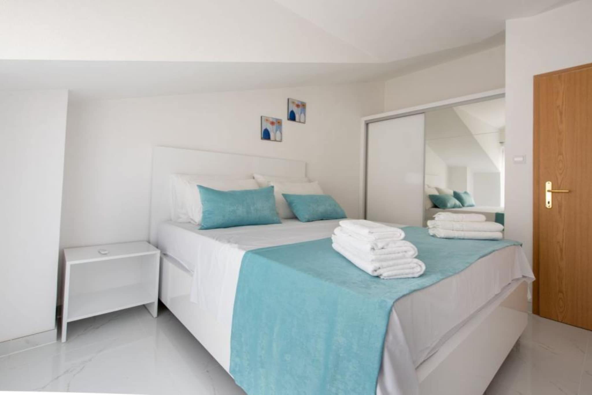 Villa Tomi -  Studio With Sea View (2)-Schlafzimmer