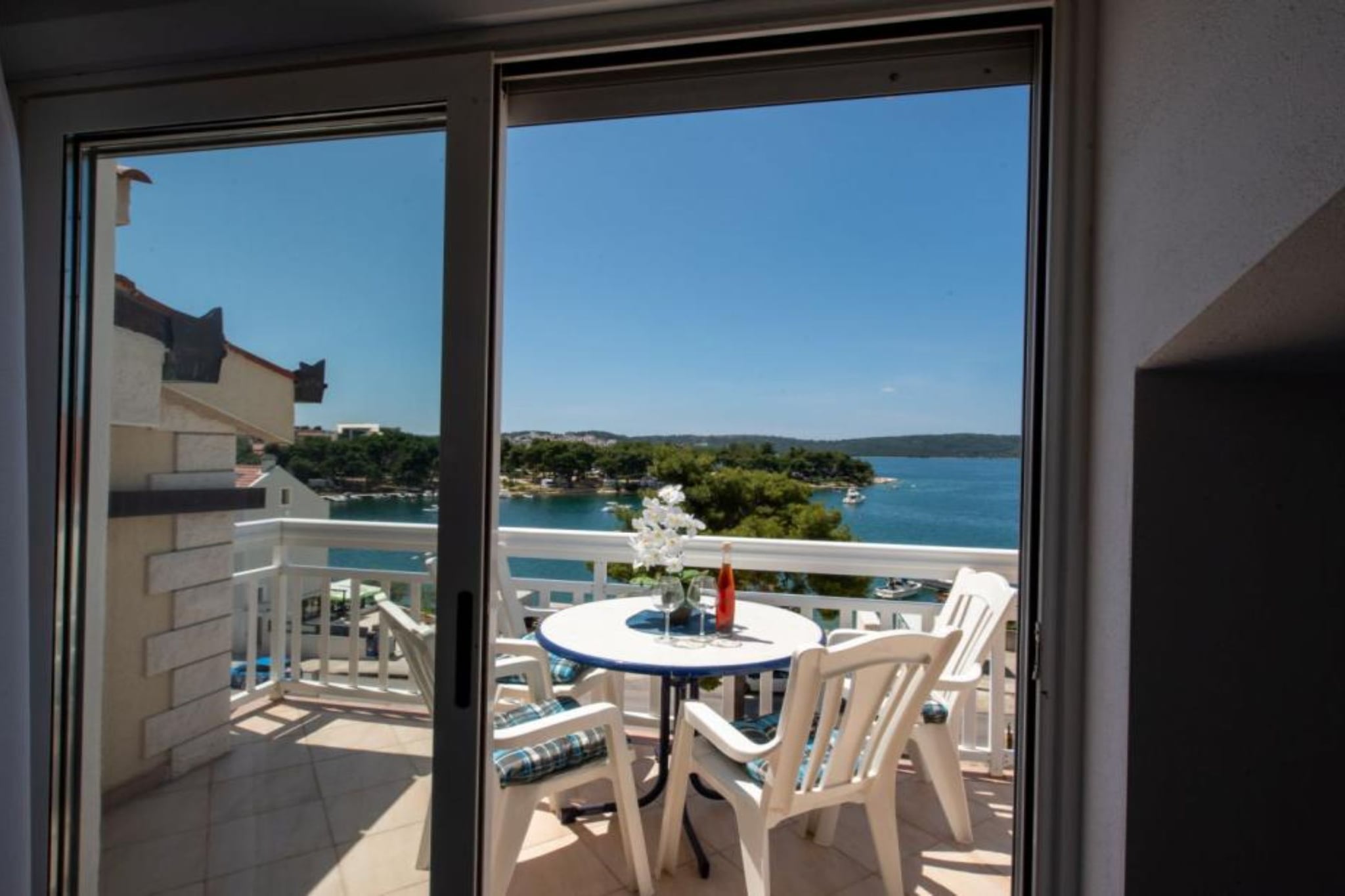 Villa Tomi -  Studio With Sea View (2)-Terrassenbalkon