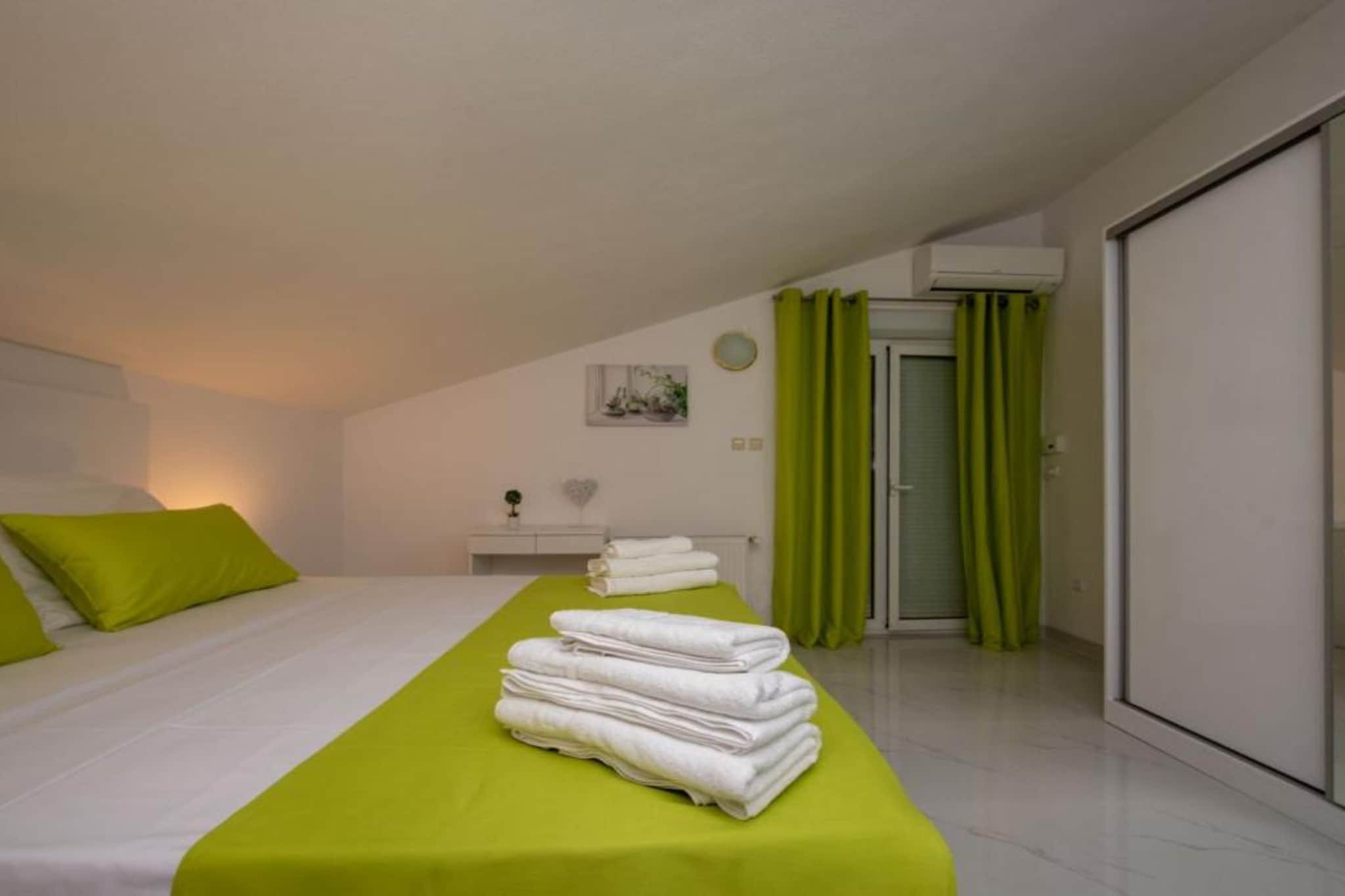 Villa Tomi - Double Room With Sea View (3)-Schlafzimmer