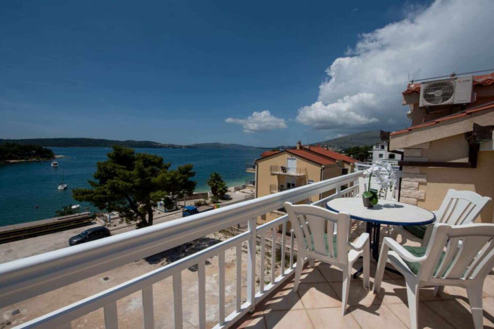 Villa Tomi- Classic Double Room With Sea View (9)-Terrassenbalkon