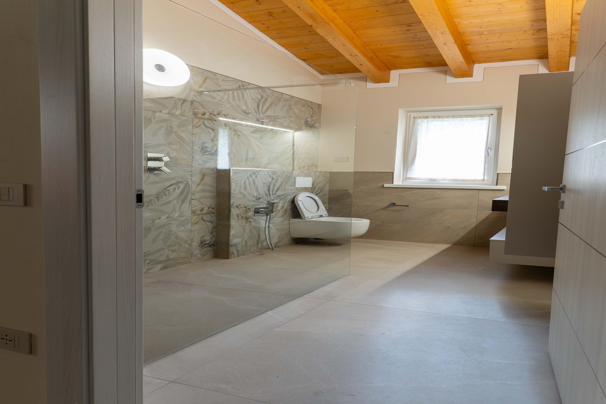 Villa Luciano-Badkamer