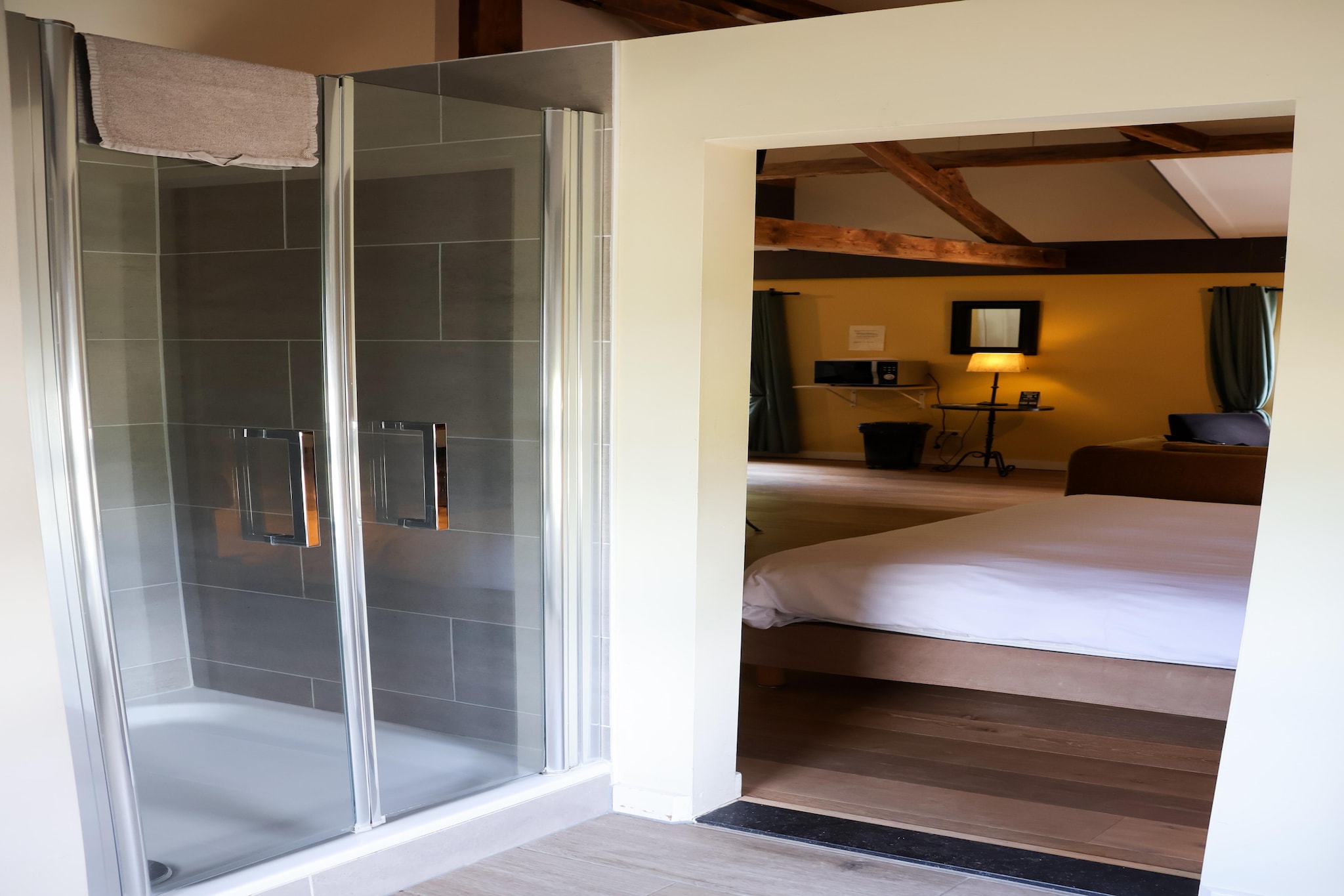 Luxe appartement Nous-Badkamer