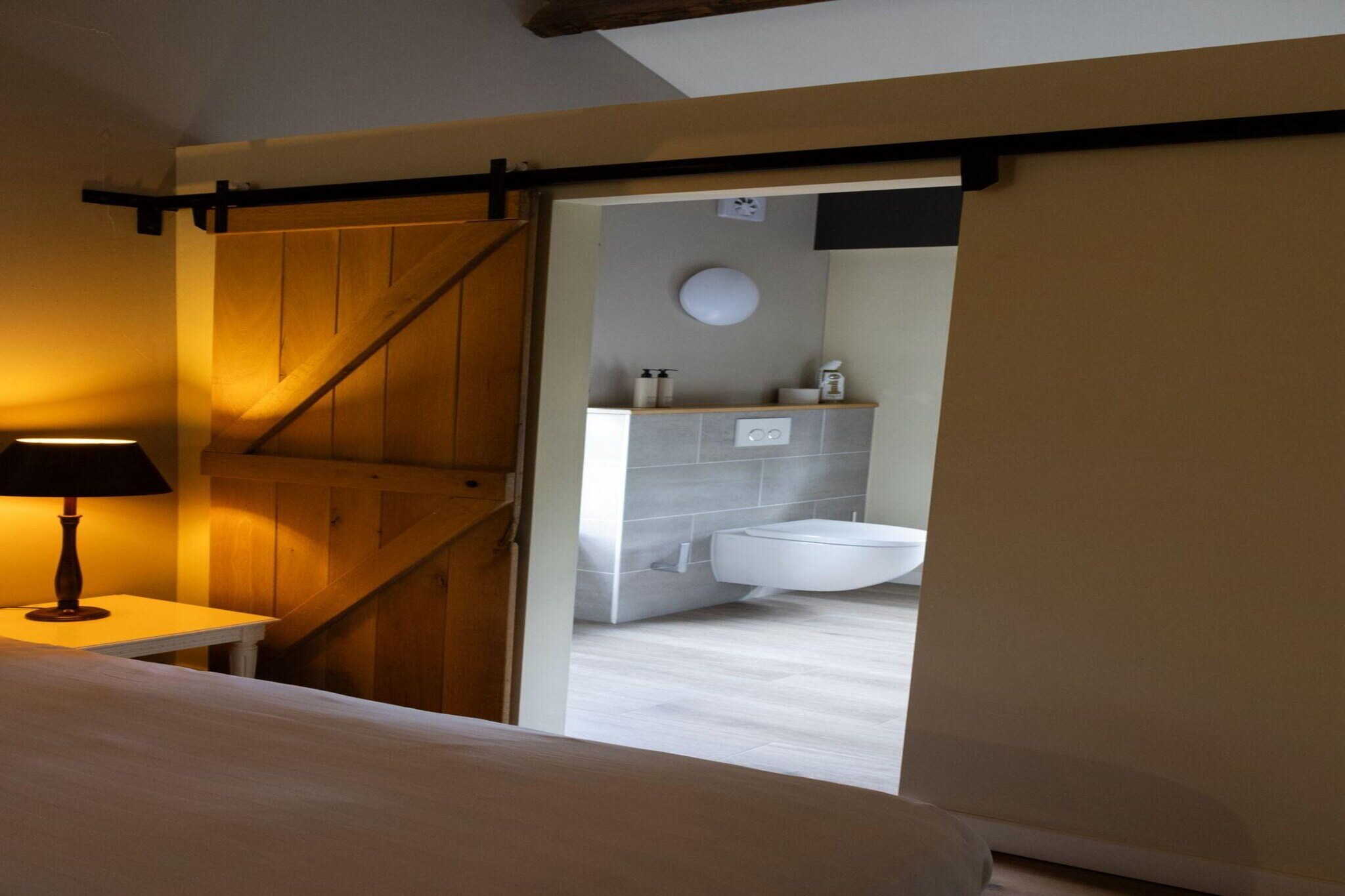 Luxe appartement Nous-Badkamer