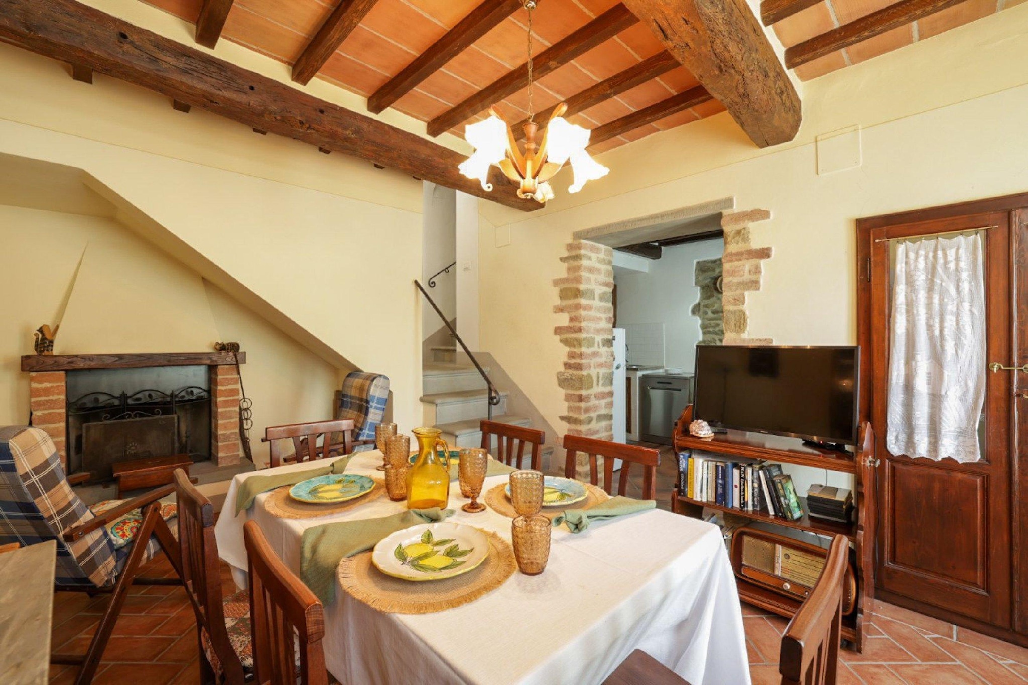 Glicine-Dining room