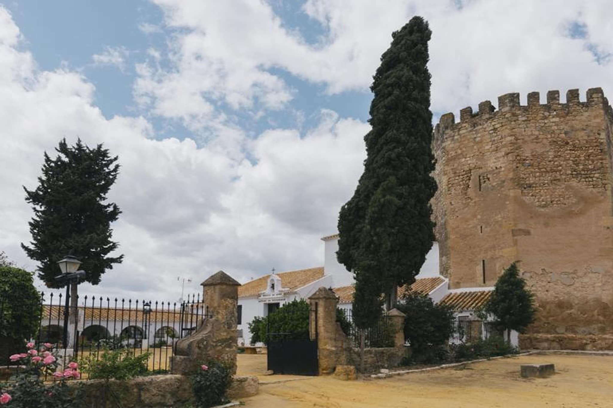 Santa Ángela de la Cruz-Atmosphere