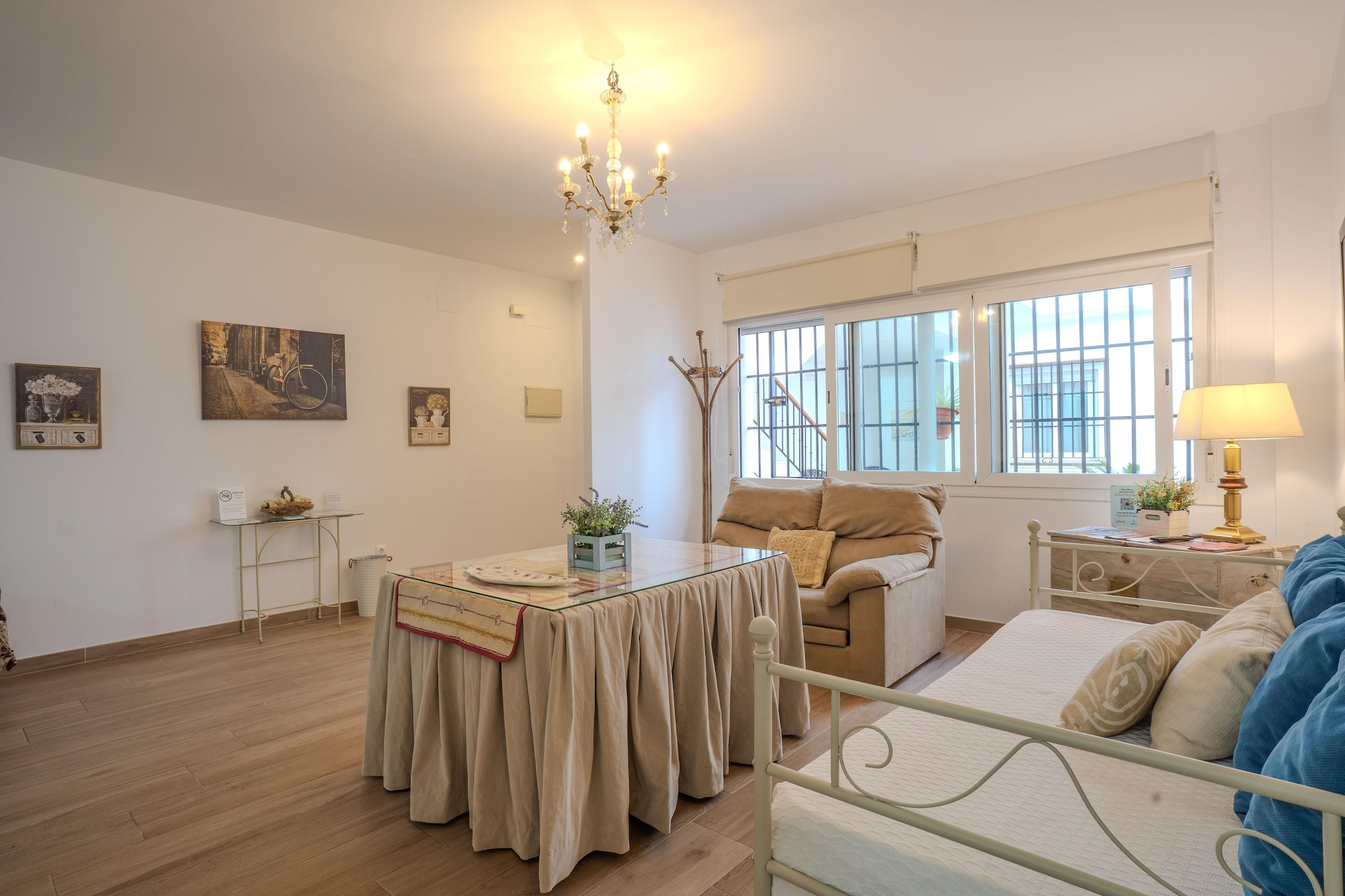 Santa Ángela de la Cruz-Salon