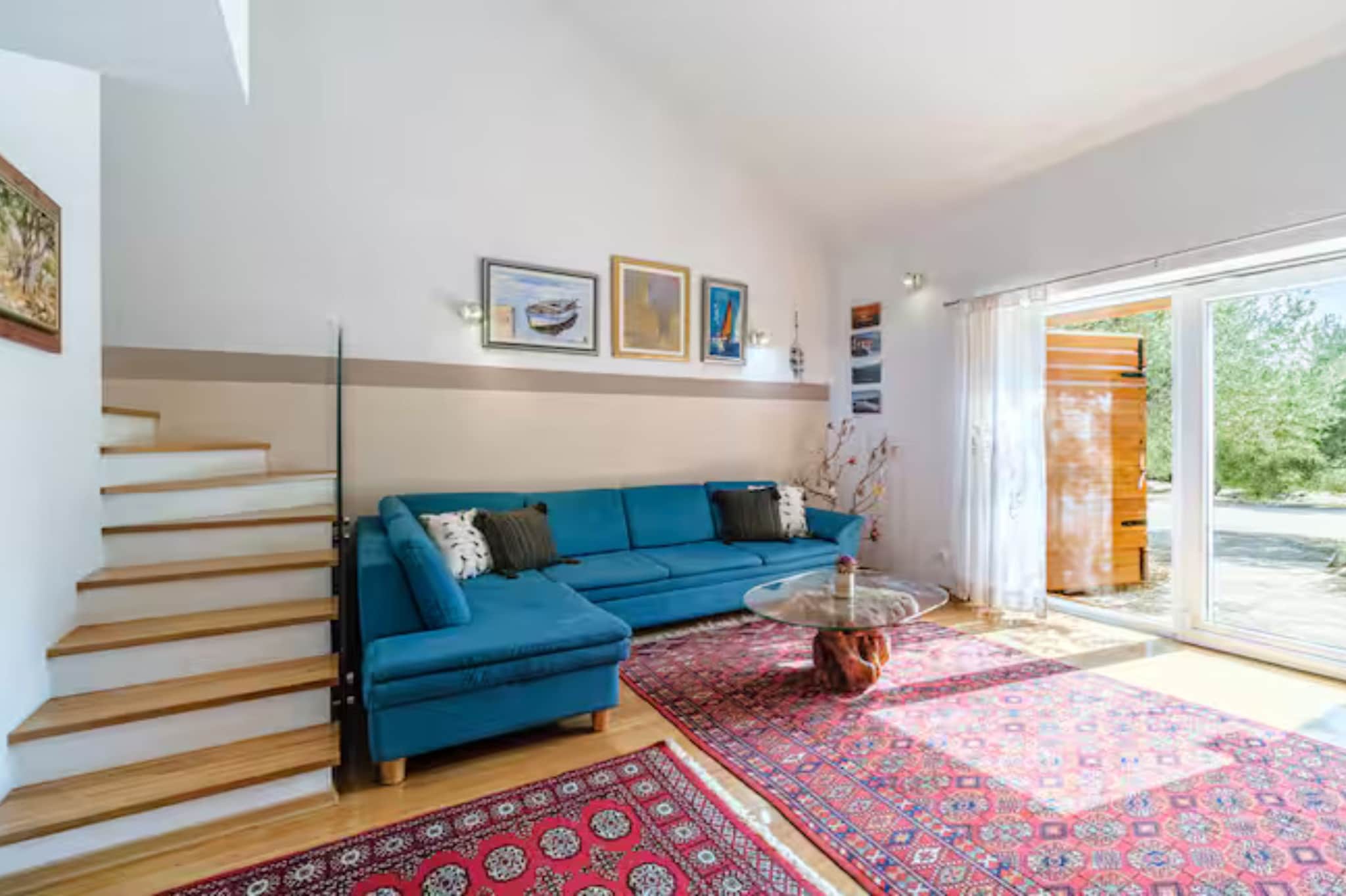 Holiday home House of the Sun - Three Bedroom Holiday Home with Pool-Wohnzimmer
