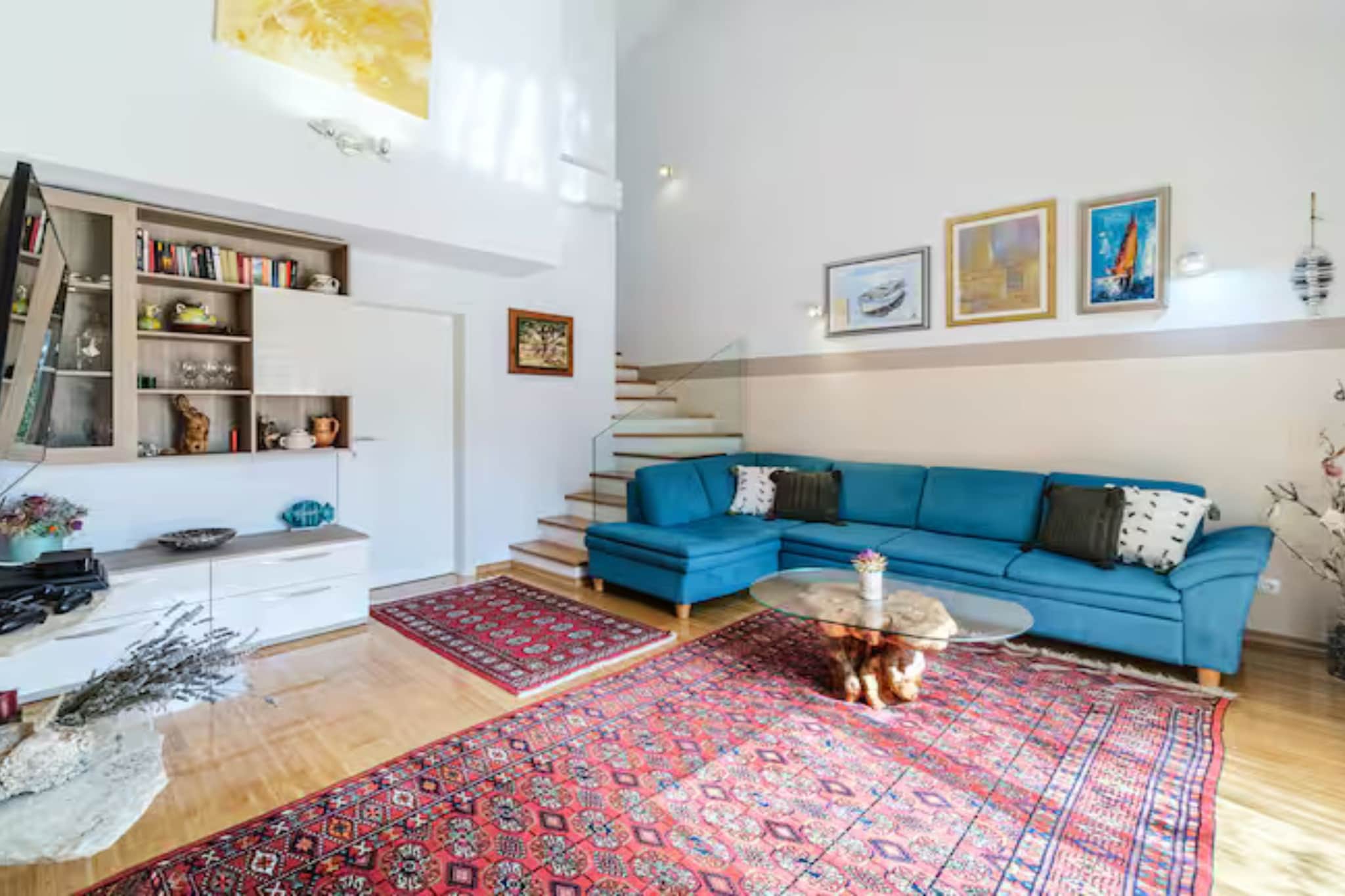 Holiday home House of the Sun - Three Bedroom Holiday Home with Pool-Wohnzimmer