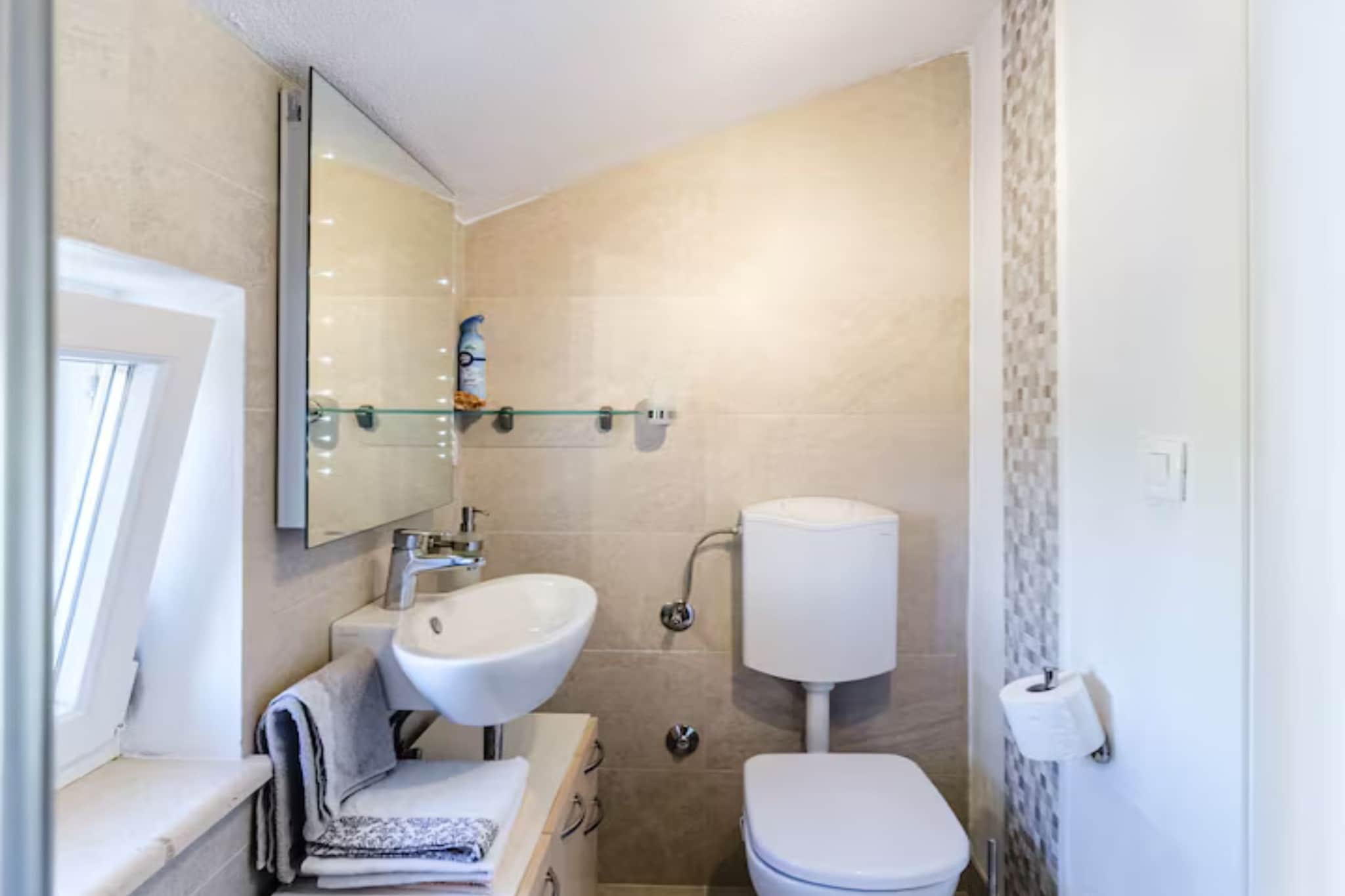 Holiday home House of the Sun - Three Bedroom Holiday Home with Pool-Badezimmer