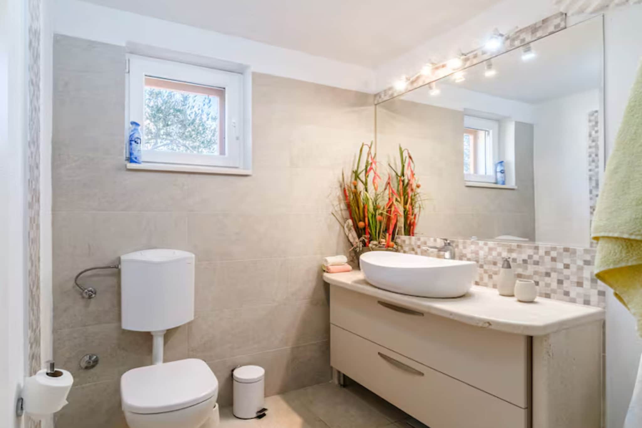 Holiday home House of the Sun - Three Bedroom Holiday Home with Pool-Badezimmer