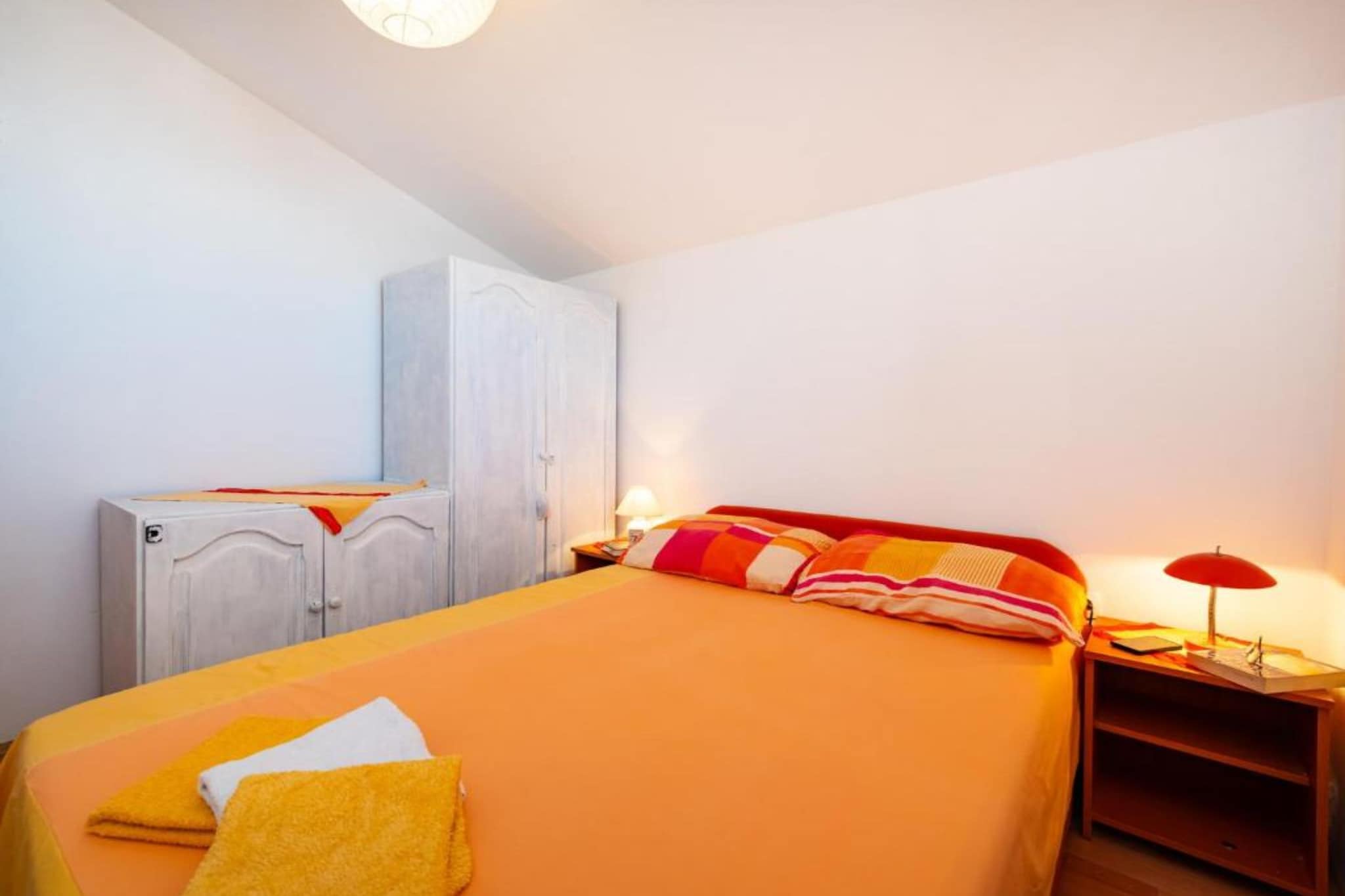 Holiday Home Rovanjska - Three Bedroom House with Sea View-Schlafzimmer