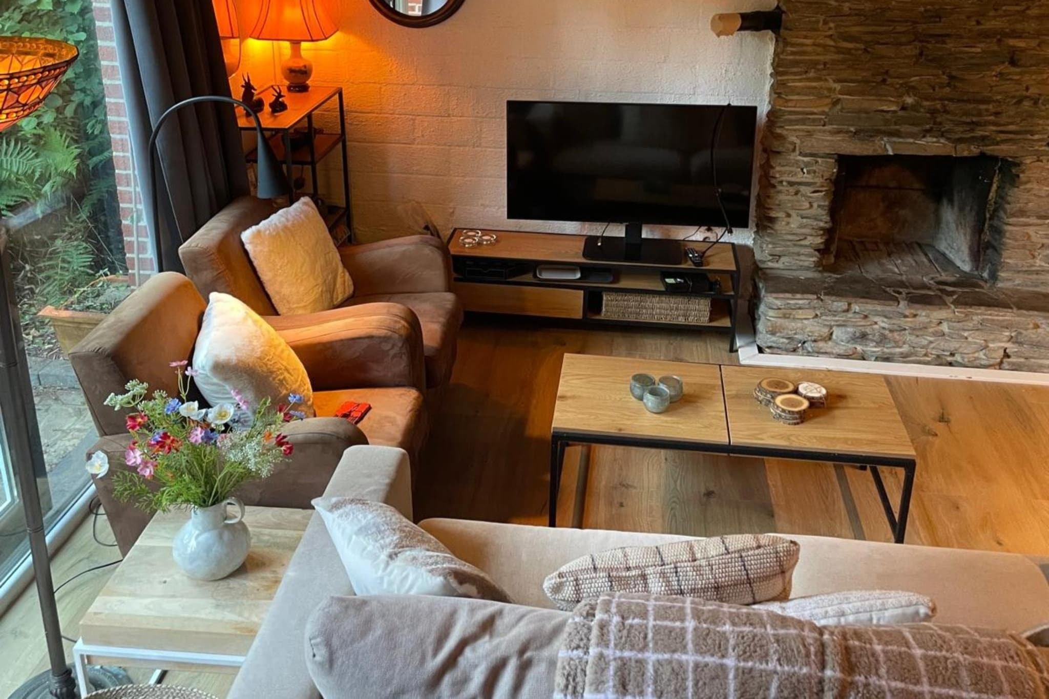 Ecarlate 27-Living room