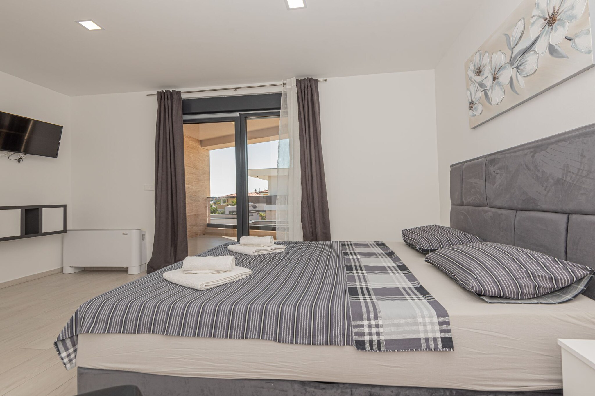 Four-Bedroom Villa With Pool-Chambre
