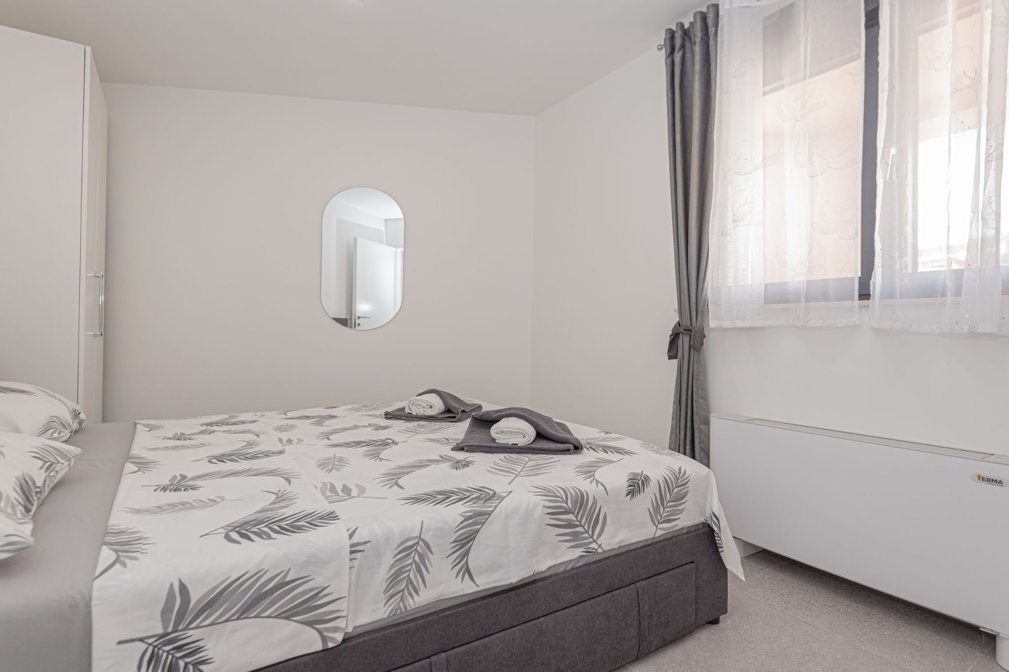Four-Bedroom Villa With Pool-Chambre