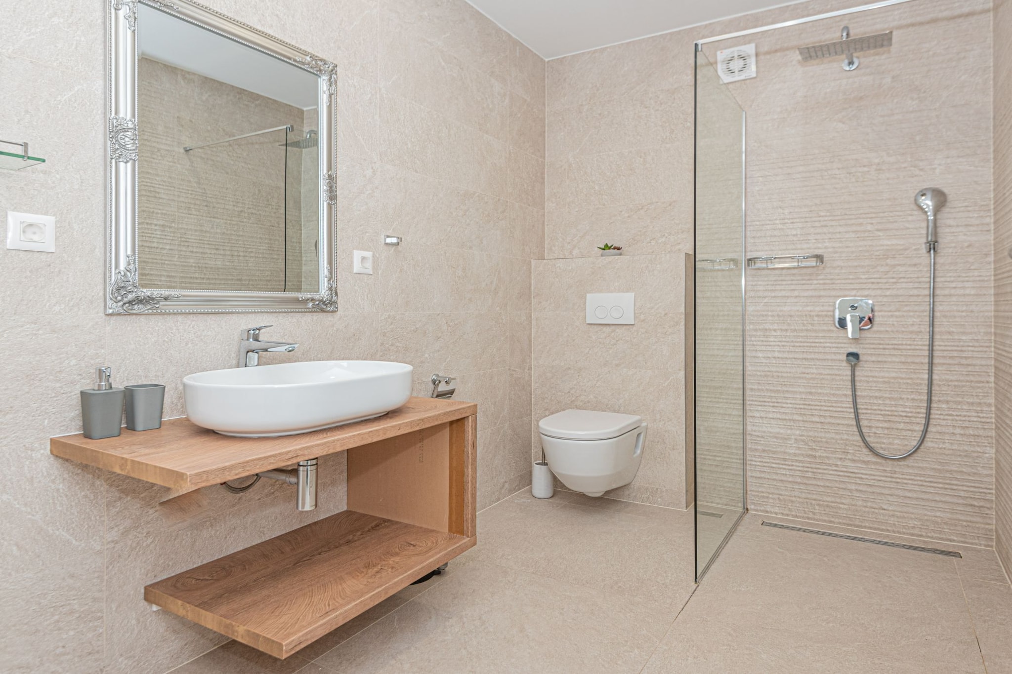 Four-Bedroom Villa With Pool-Salle de bain