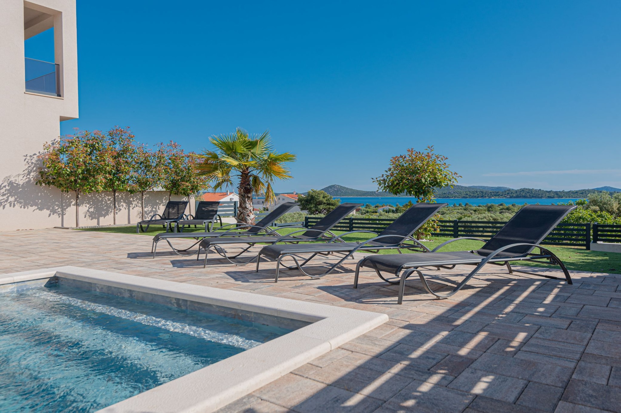 Four-Bedroom Villa With Pool-Piscine