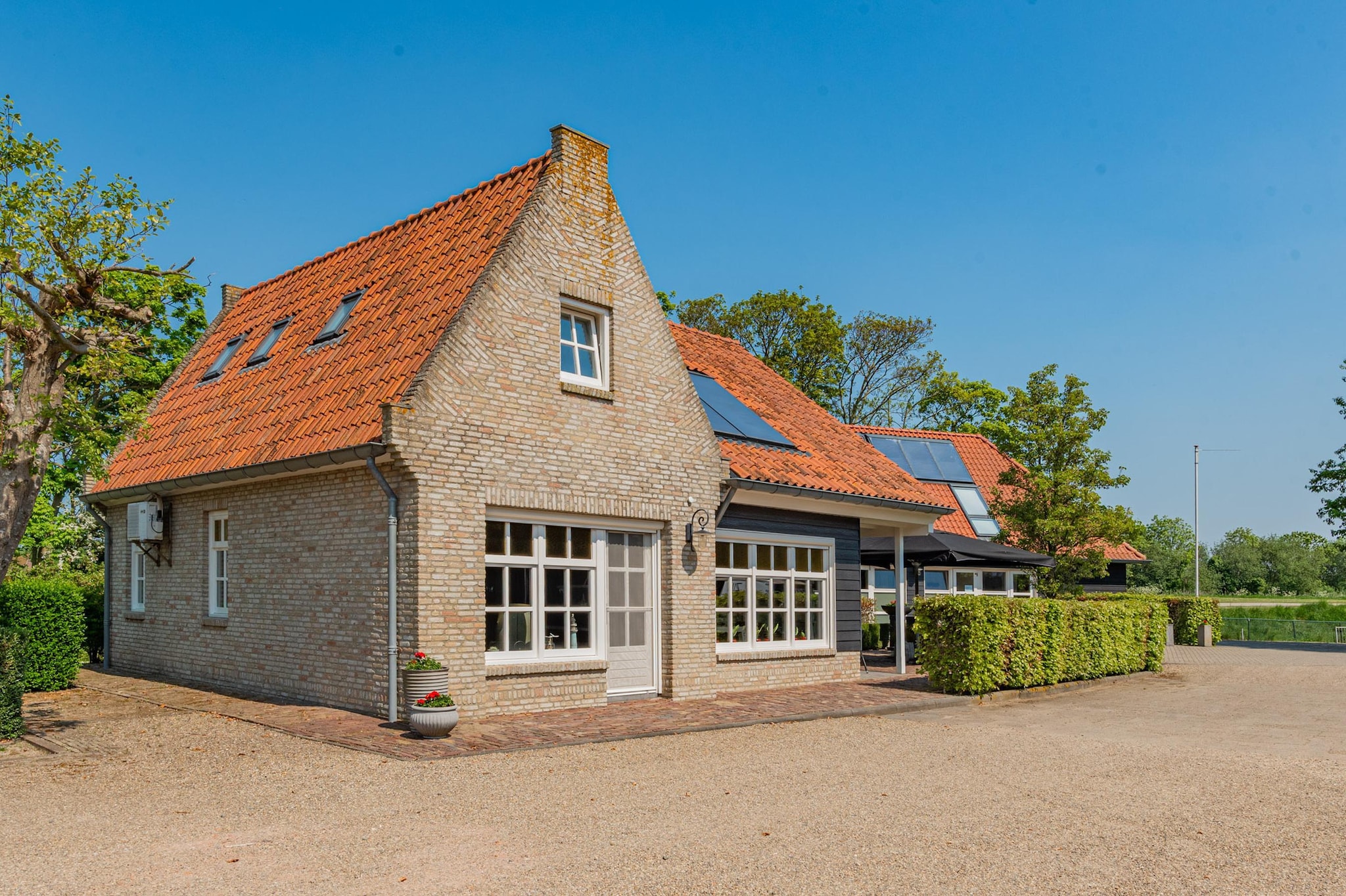 Hoeve Hofwijk Vakantiehuis-Buitenkant zomer