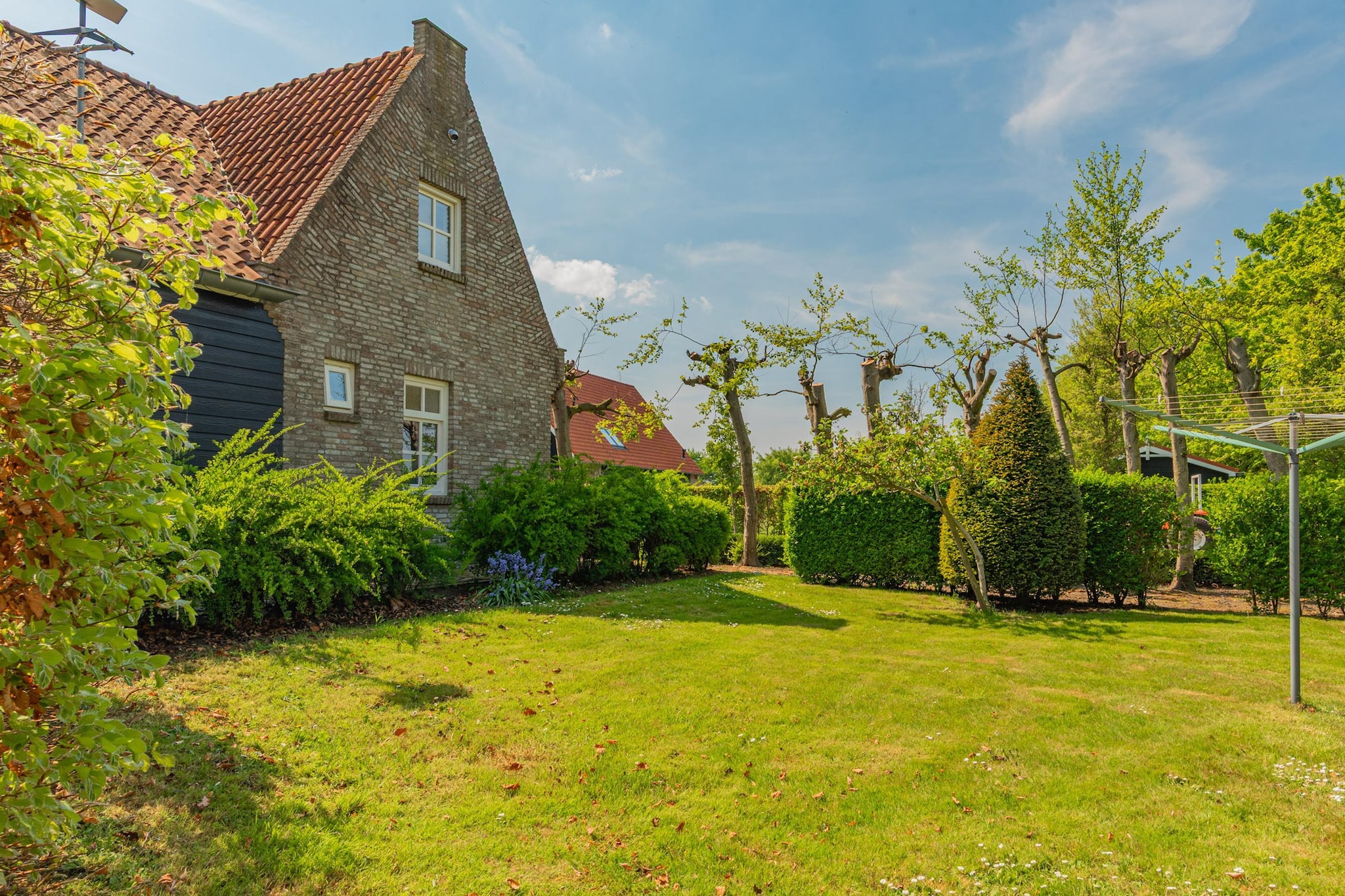 Hoeve Hofwijk Vakantiehuis-Tuinen zomer