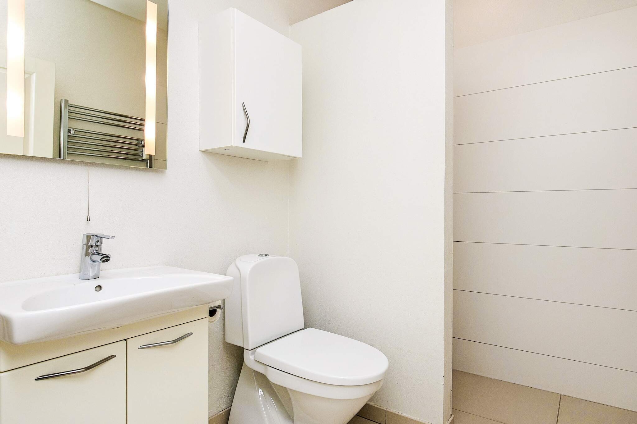 2 room,ground/1 st floor-Binnen