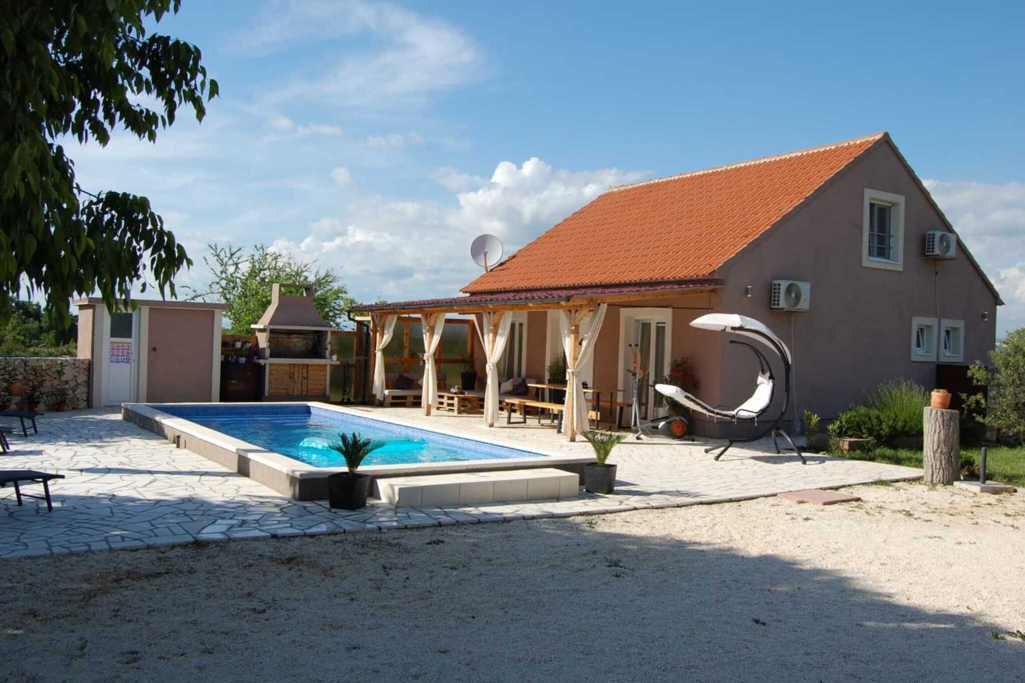 Holiday Home Luca-Schwimmbad