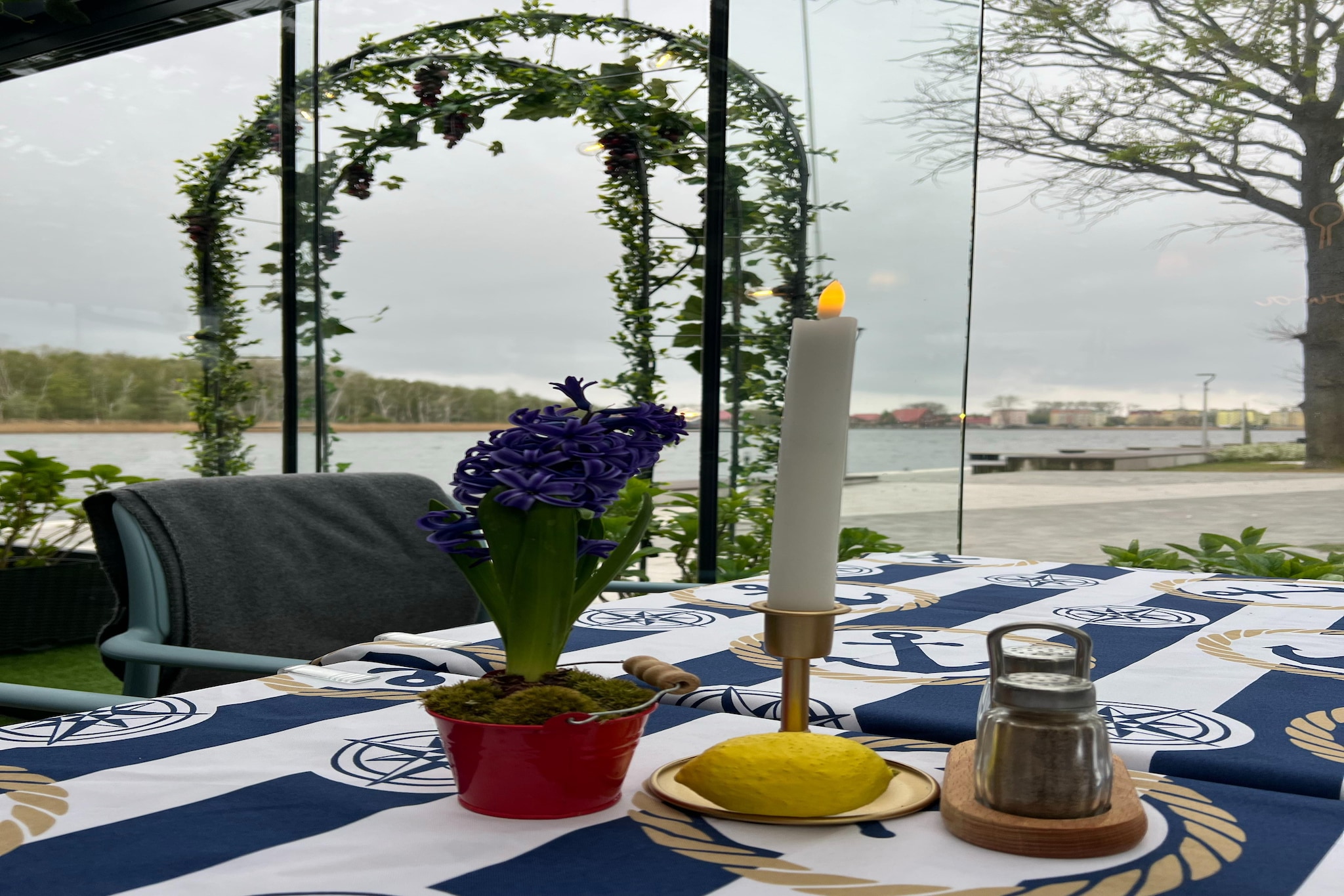 Apartament z balkonem na pierwszym piętrze