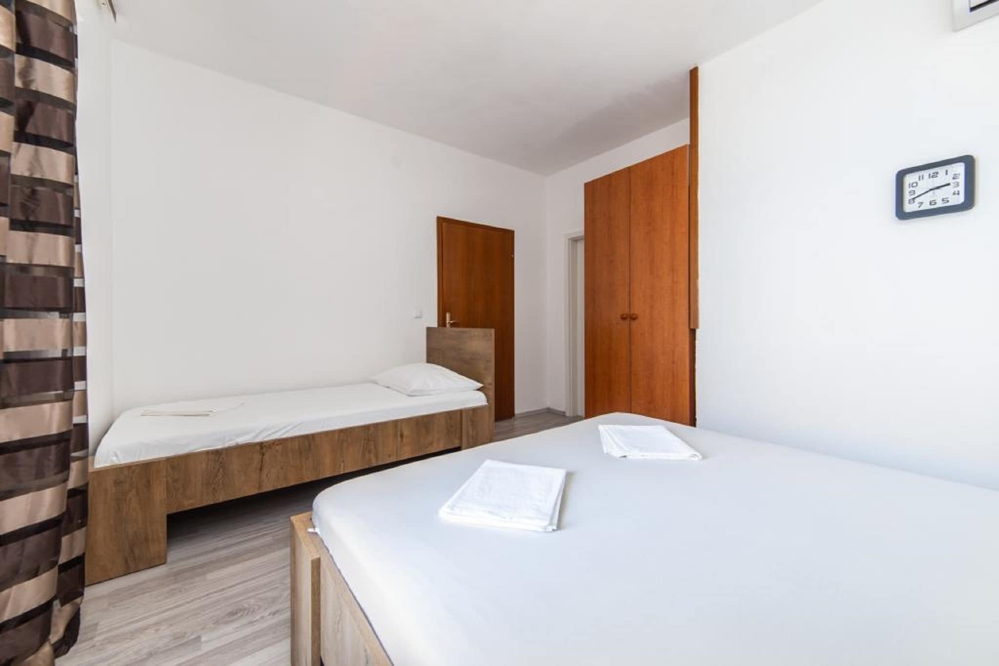 Two Bedroom Apartment With Balcony (A2)-Slaapkamer