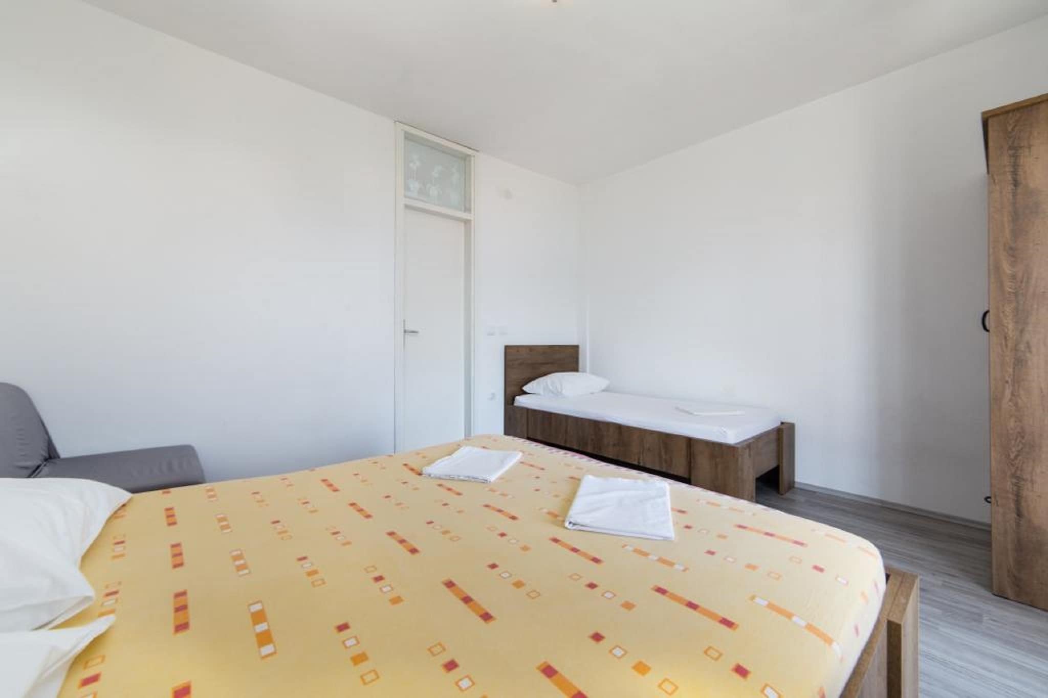 One Bedroom Apartment With Balcony (A3)-Slaapkamer
