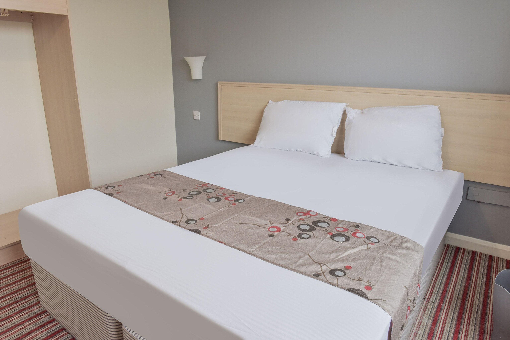 Shilton  Sta Double-Bedroom