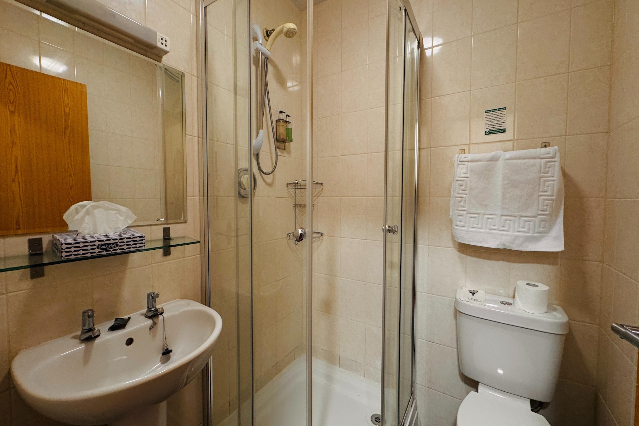 IHG  Standard family of 3-Salle de bain