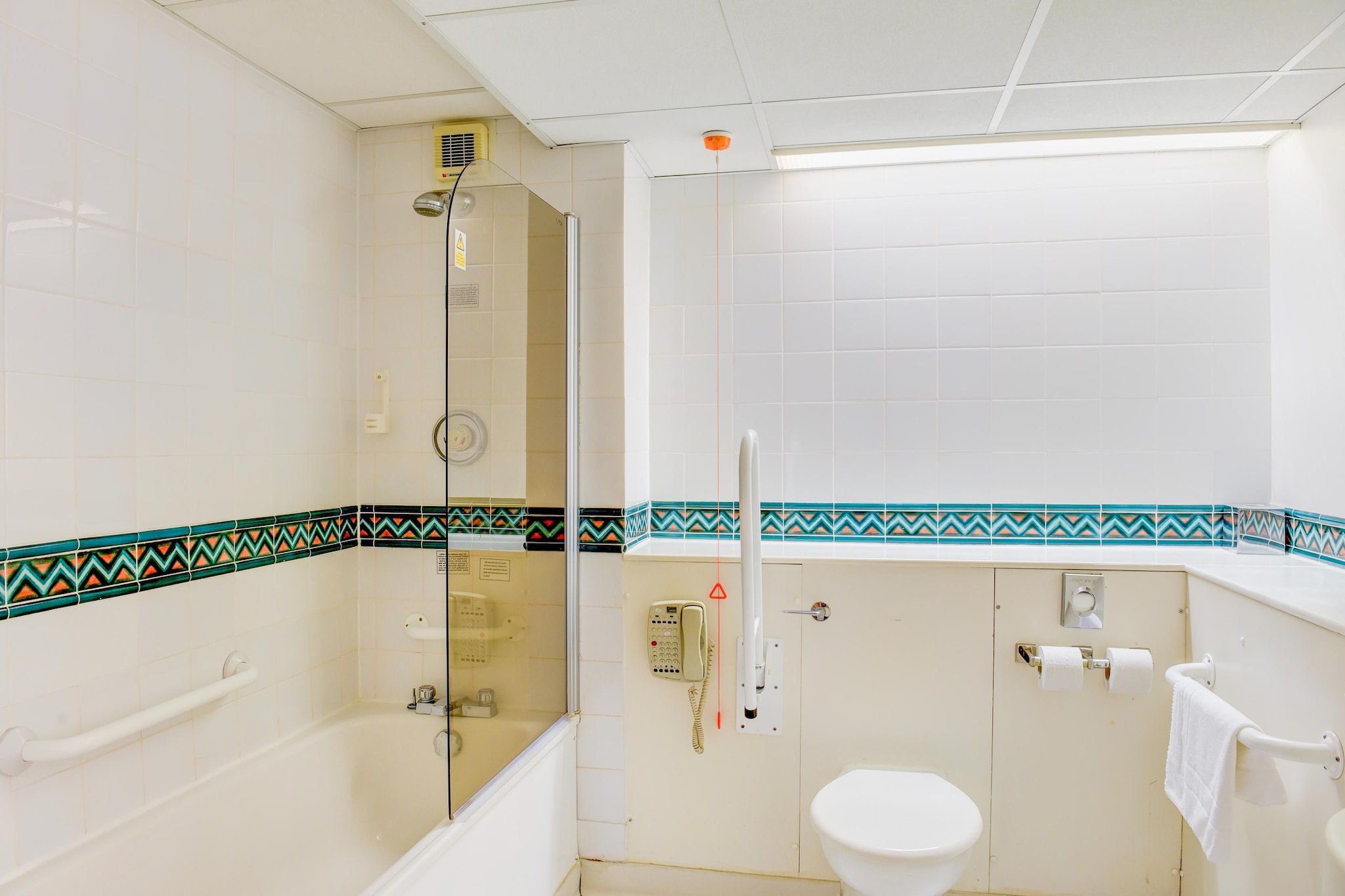 IHG  Standard family of 3 - Badkamer