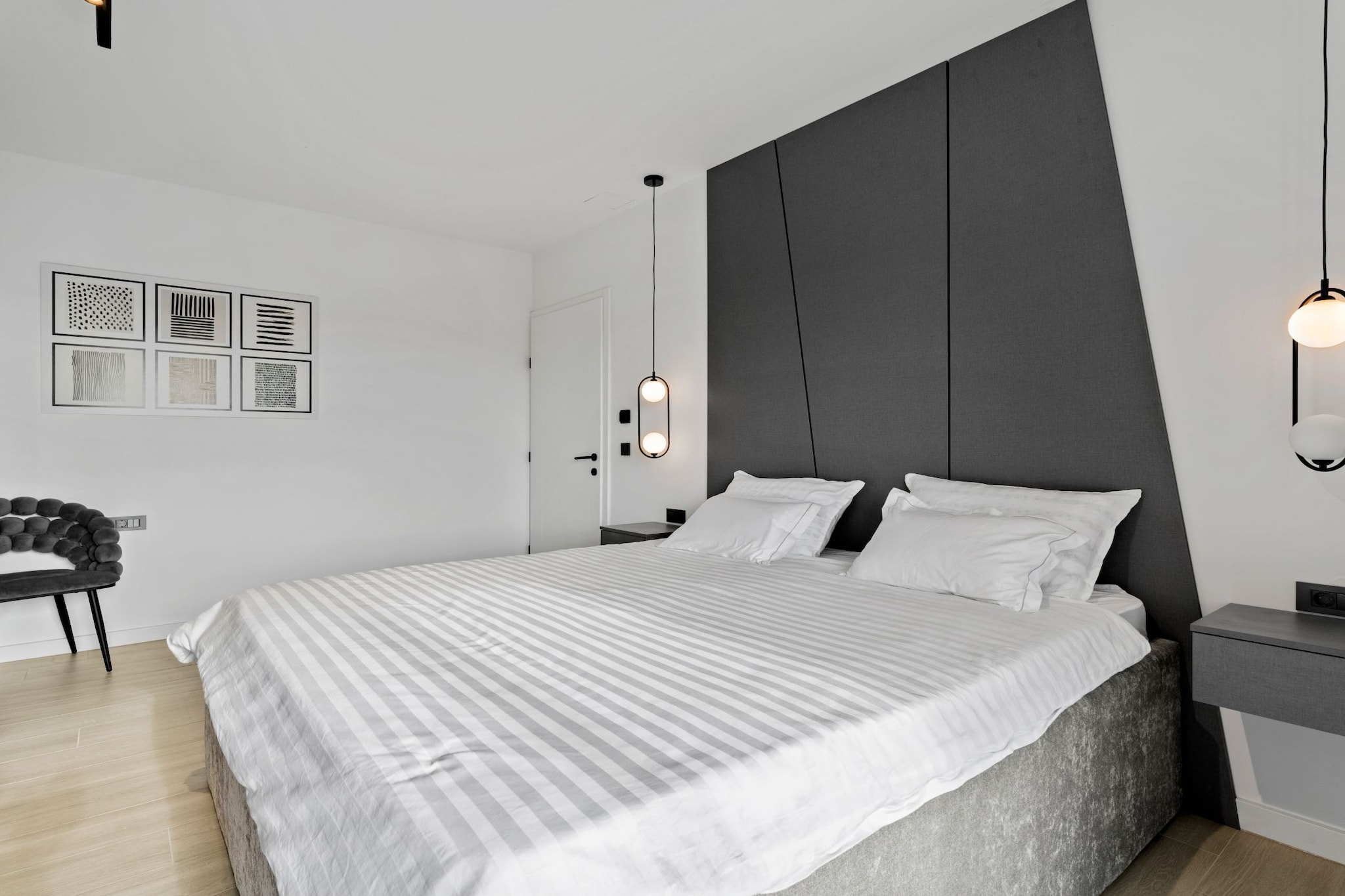 Villa Freedom - Five Bedroom House with Balcony-Schlafzimmer