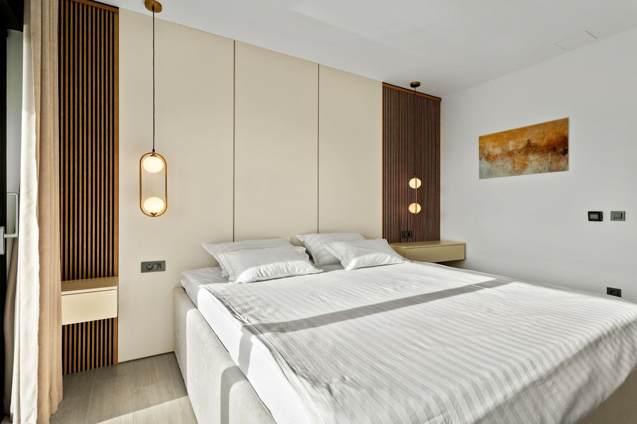 Villa Freedom - Five Bedroom House with Balcony-Schlafzimmer