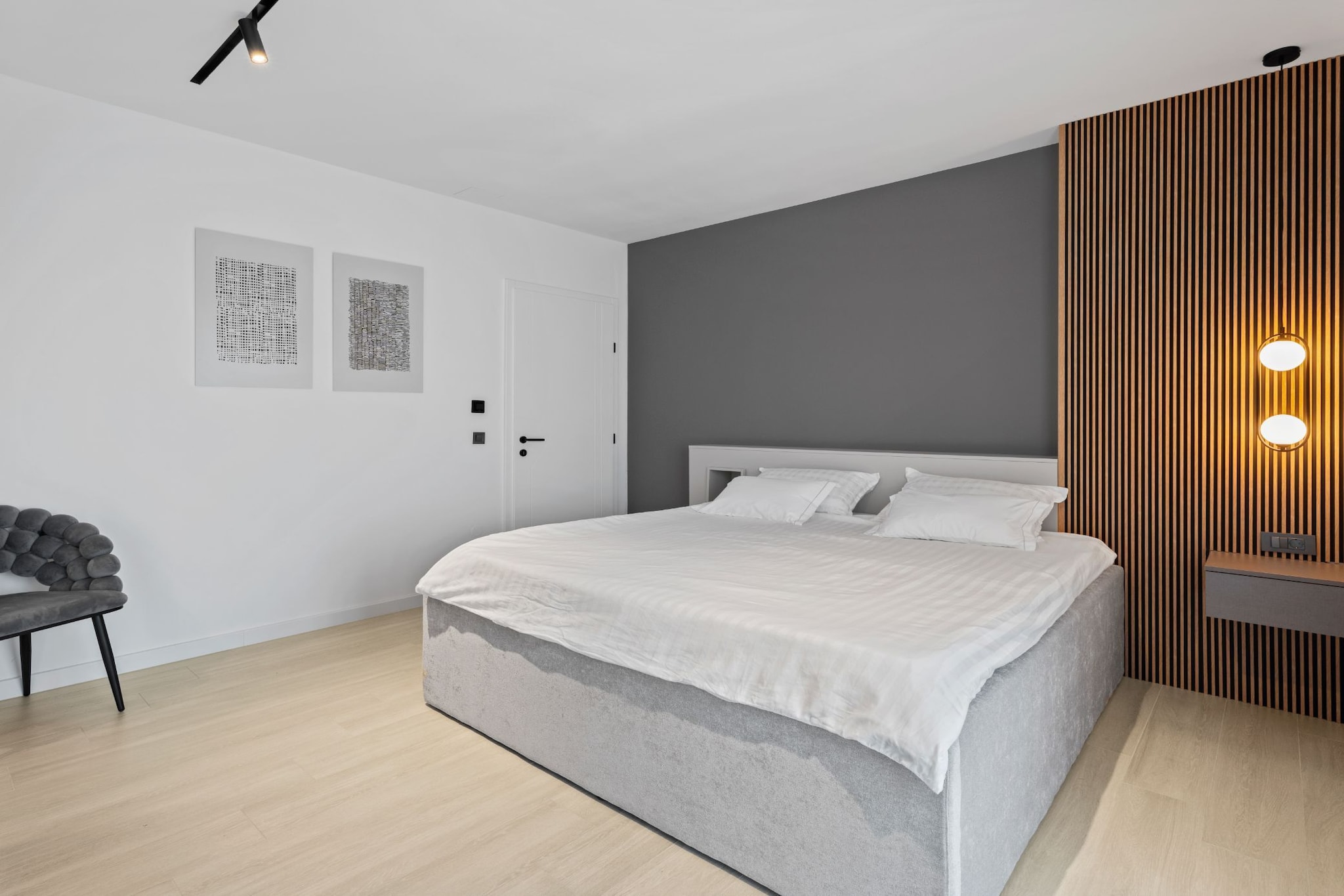 Villa Freedom - Five Bedroom House with Balcony-Schlafzimmer