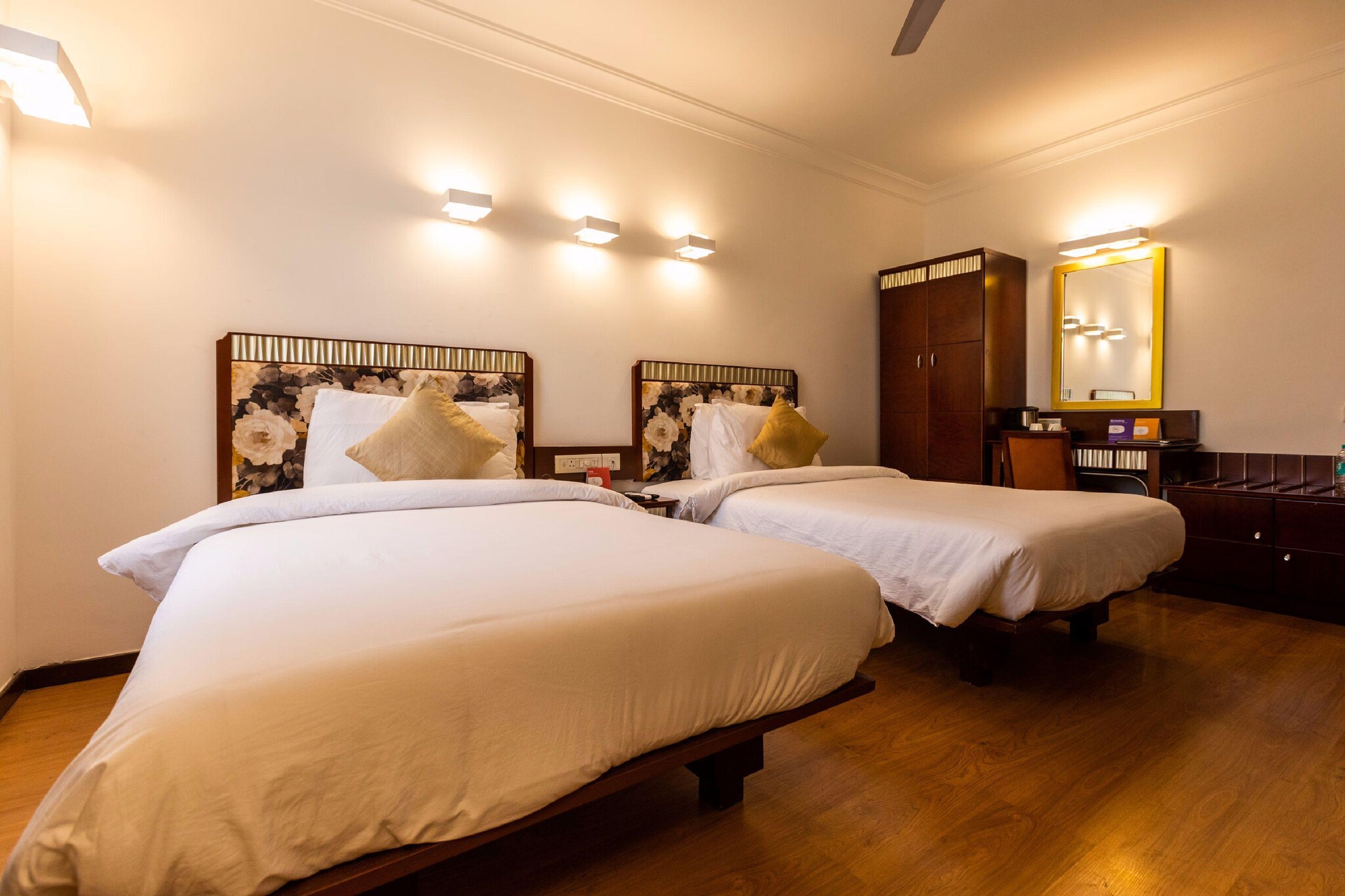Ground floor: (Kitchen(fridge), bedroom(double bed, TV, seating area, coffee machine, air conditioning), bathroom(shower, washbasin, hairdryer), bathtub or shower, toilet, telephone, shampoo, body soap, hot water, Dedicated workspace)\n\nlift