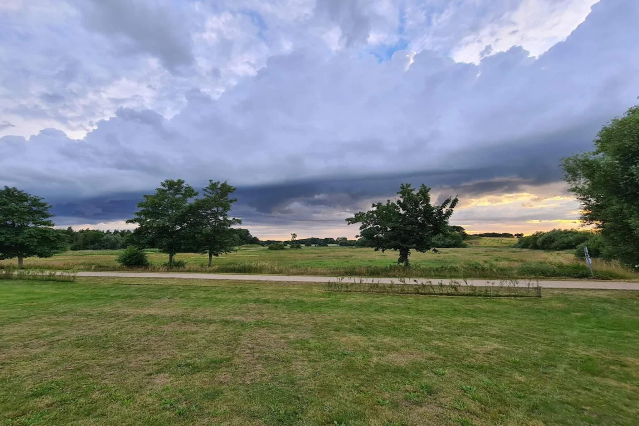 Internet Access DSL, Kitchen(coffee machine, fridge(+ freezer)), Living/bed room(single folding bed, TV), bedroom(single bed), bedroom(single bed), bedroom(double bed), bathroom(washbasin, shower, toilet), garden, garden furniture