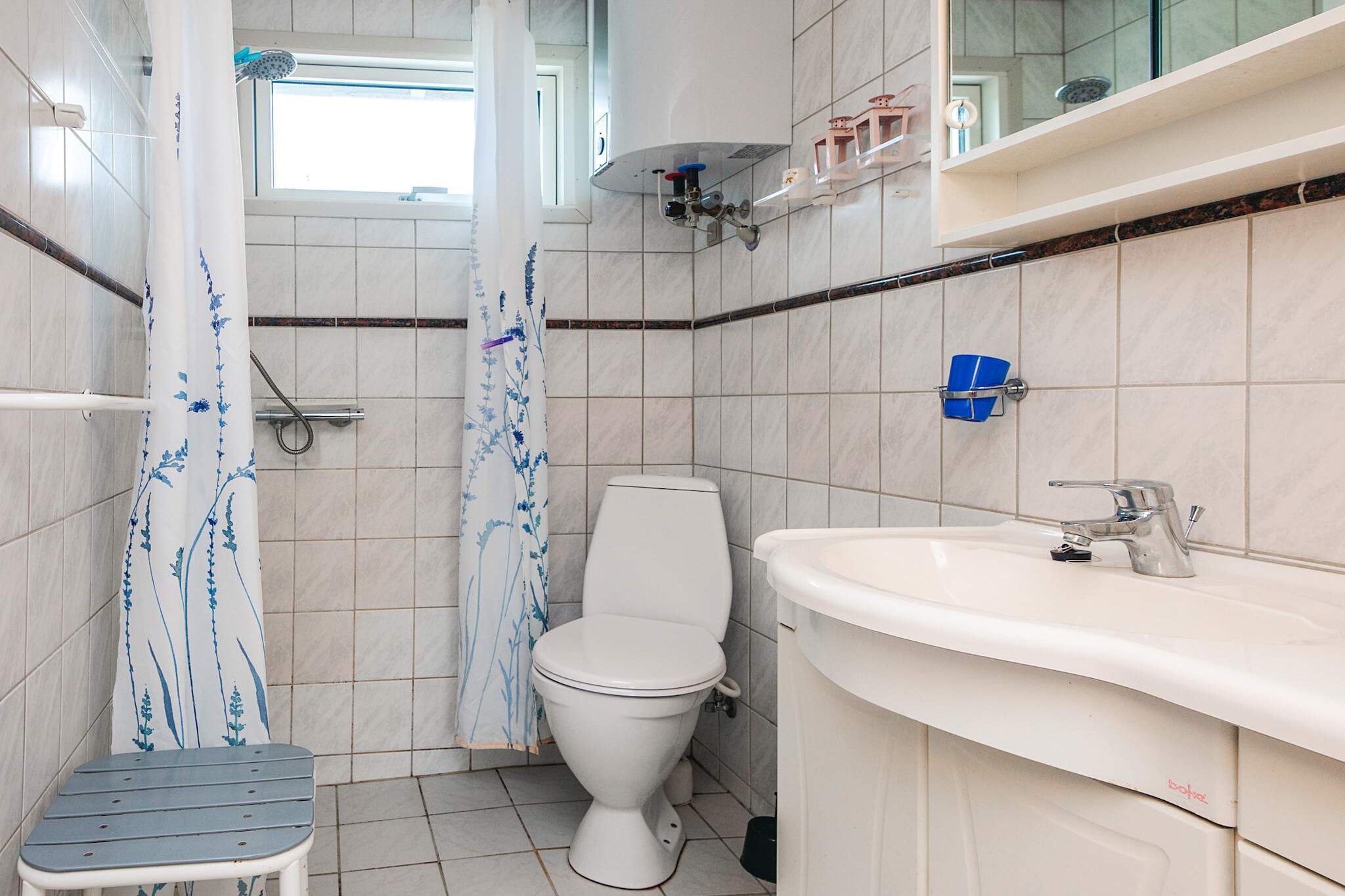 4 person holiday home in Glesborg-Indoor