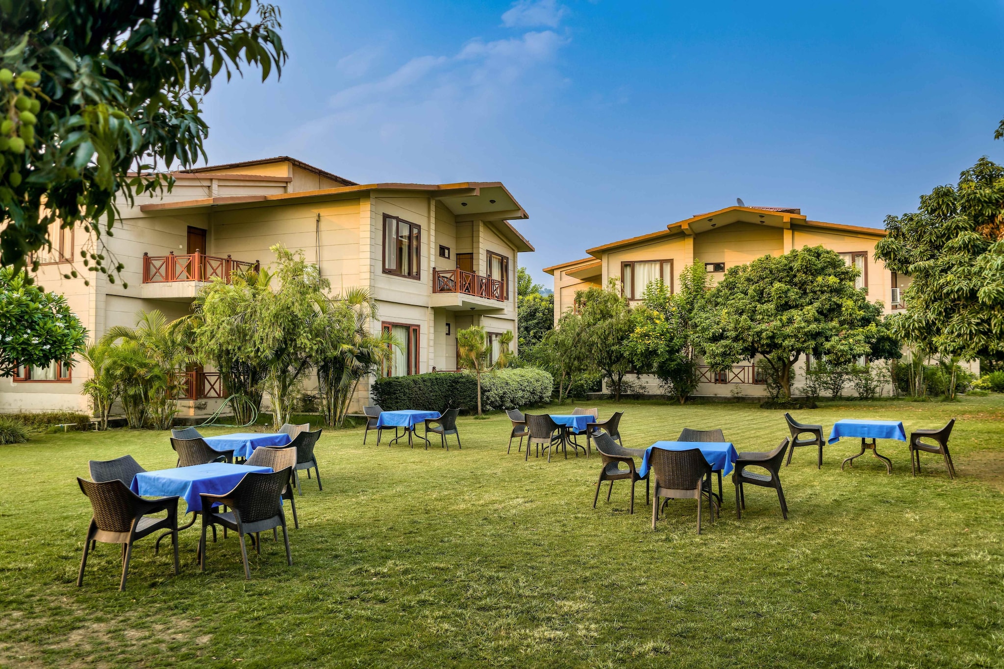 Ground floor: (bedroom(double bed, seating area, electric kettle, balcony, air conditioning, iron, Towels incl., telephone), bathroom(bathtub or shower, shower, washbasin, toilet, shampoo, body soap, hot water), fitness equipment, lift, iron)