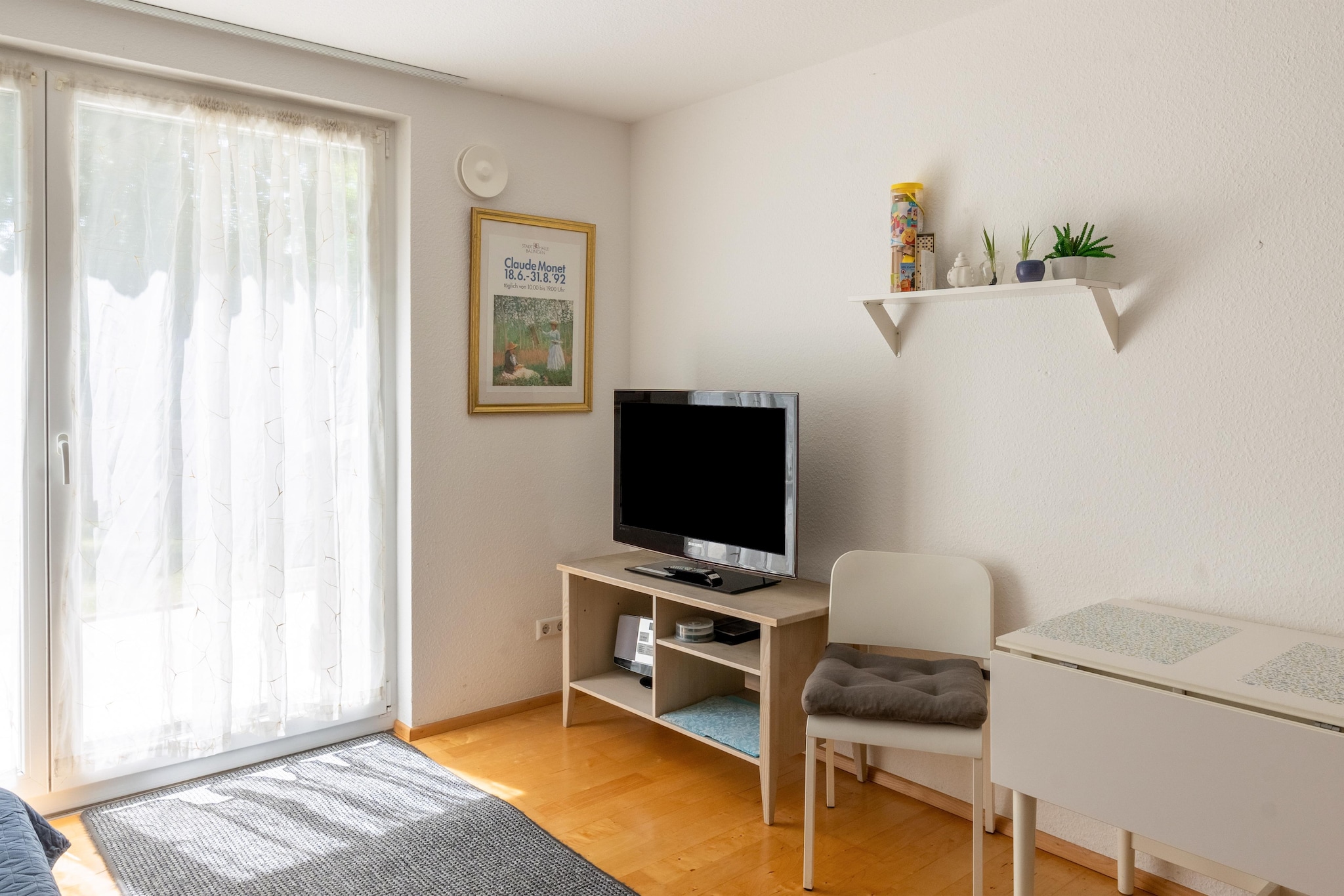 MOVE-Living room